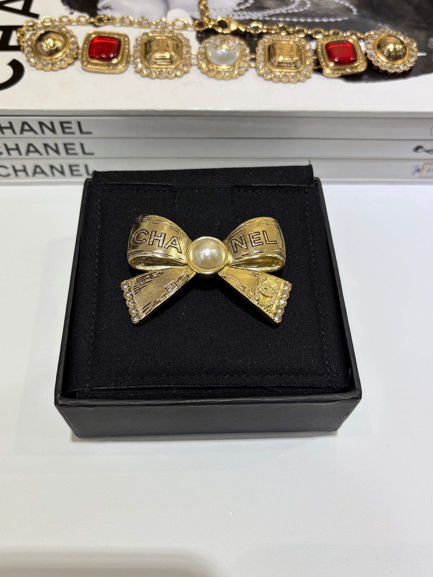 CC BROOCHE