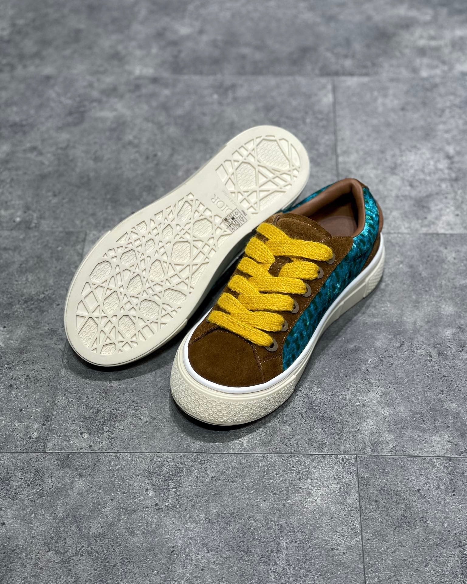 CD B33 SNEAKER