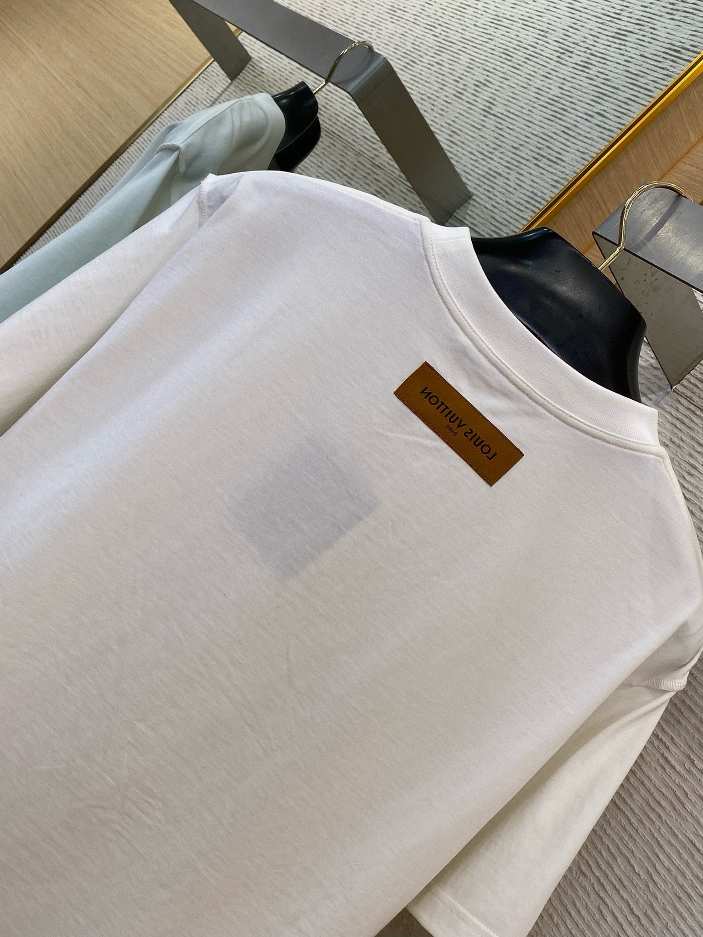LOU T-SHIRT