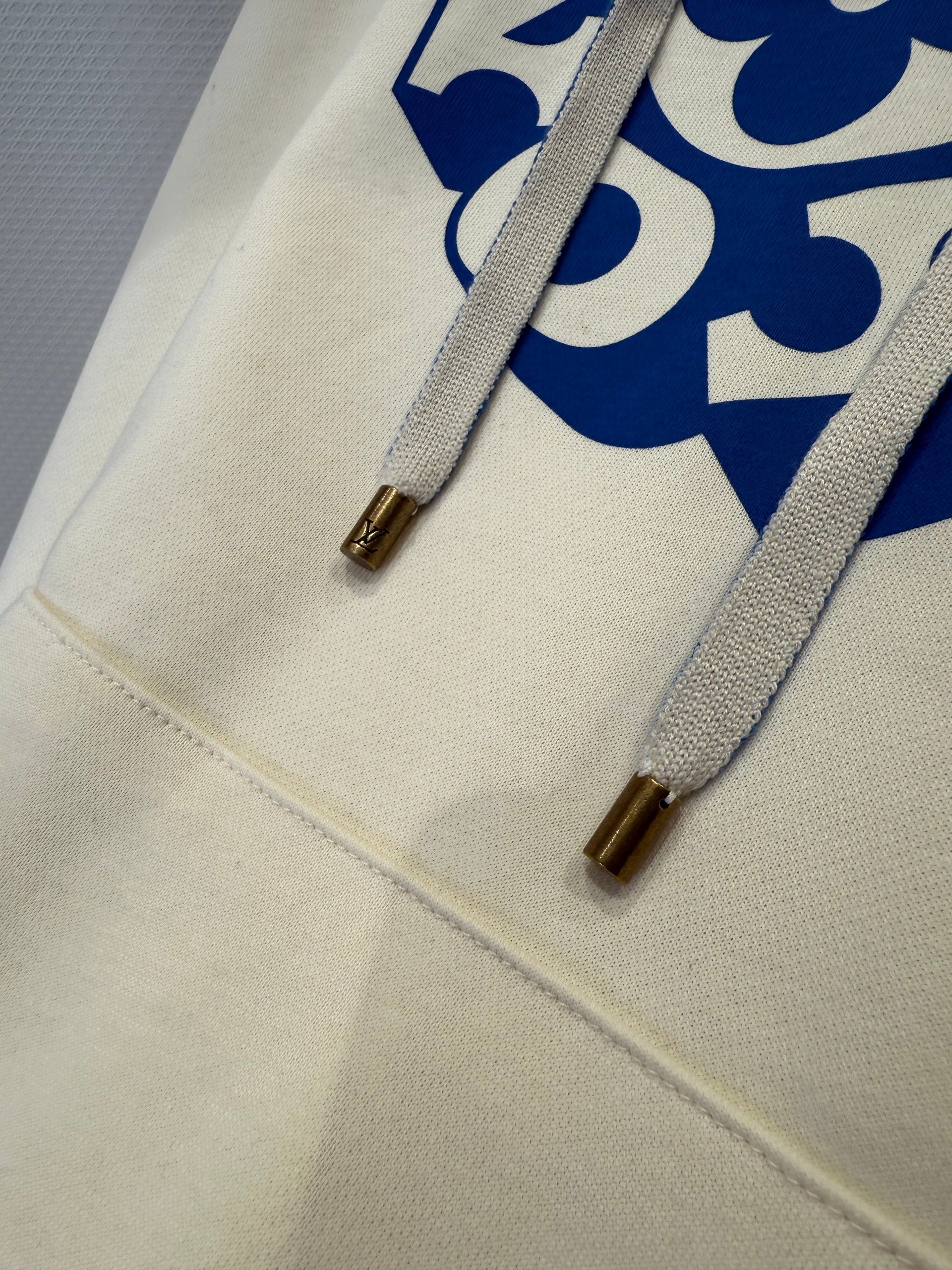 LOU HOODIE
