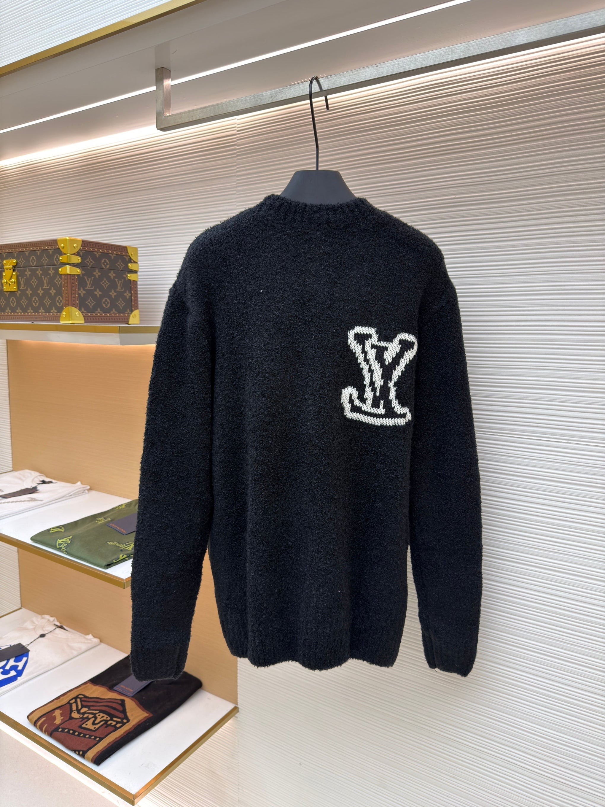 LOU JUMPER