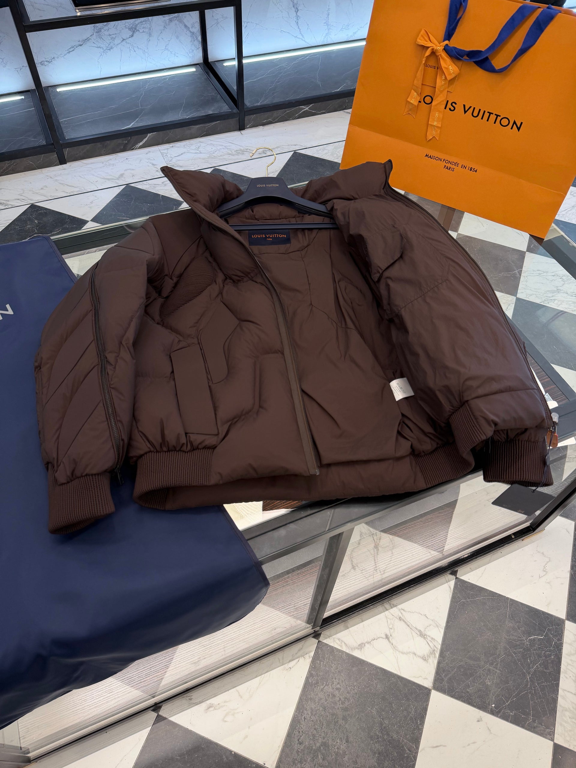 LOU JACKET