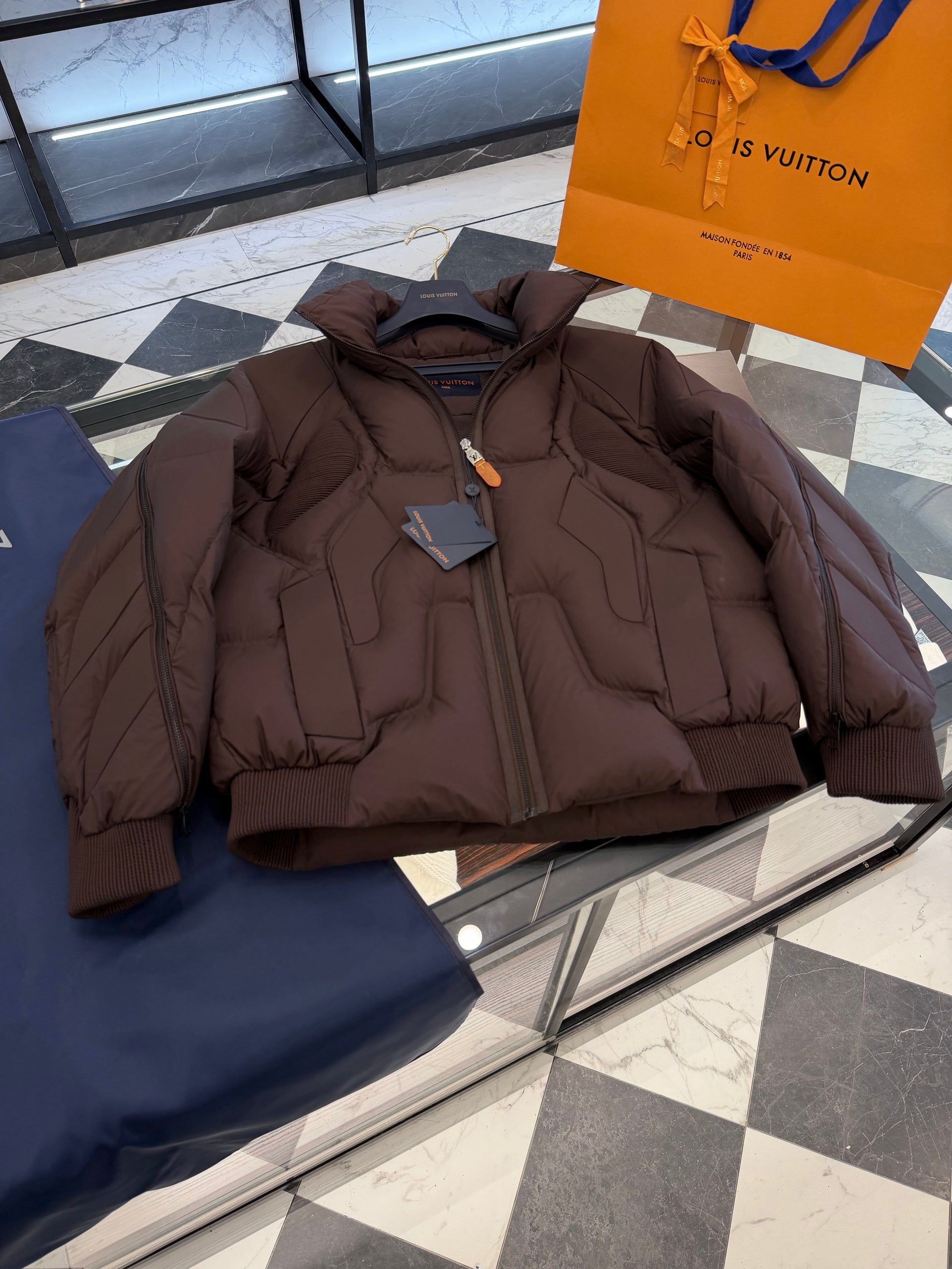 LOU JACKET