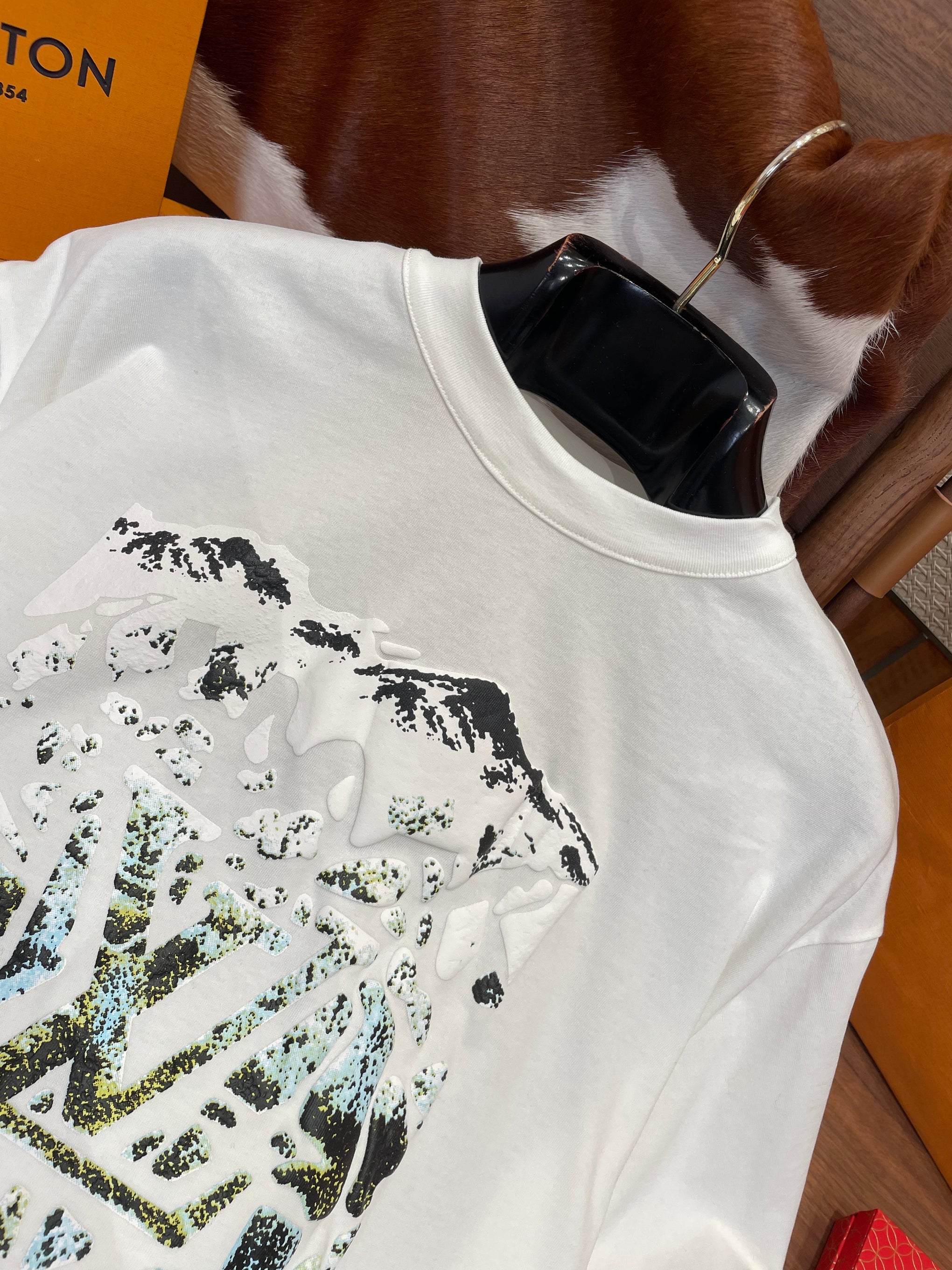 LOU T-SHIRT