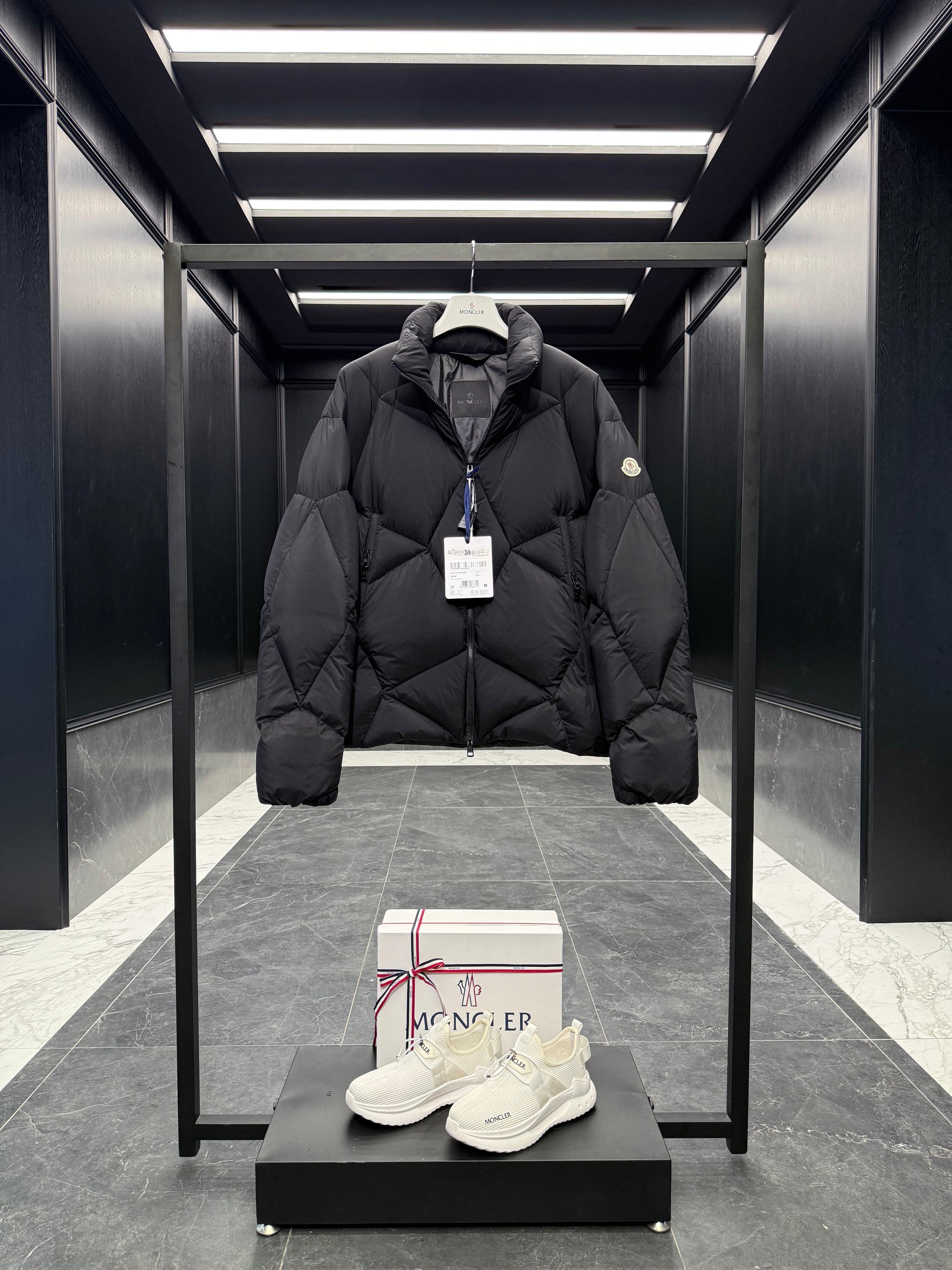 MONC VARDAR JACKET