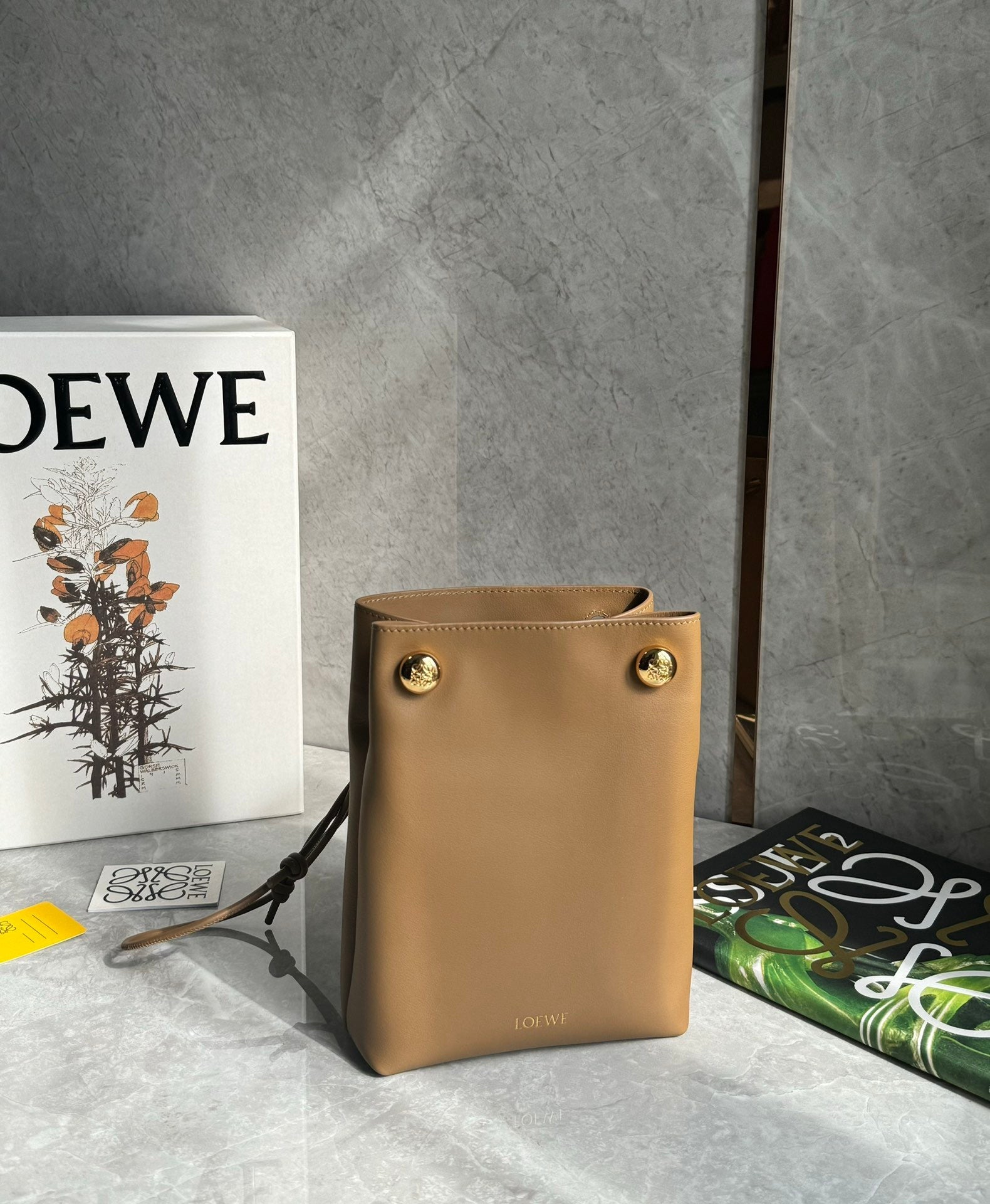LOEW PEBBLE POUCH