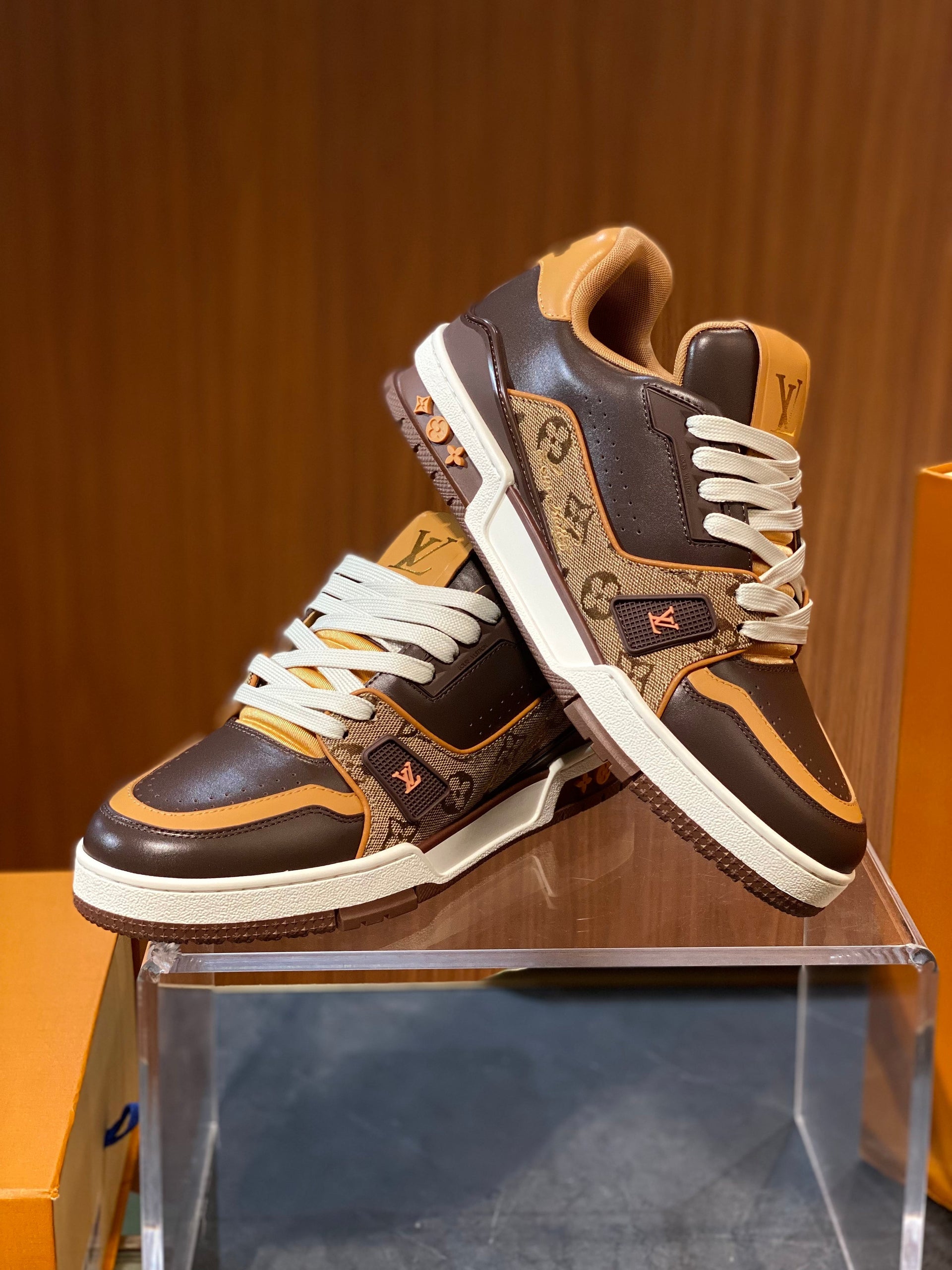 LOU TRAINERS