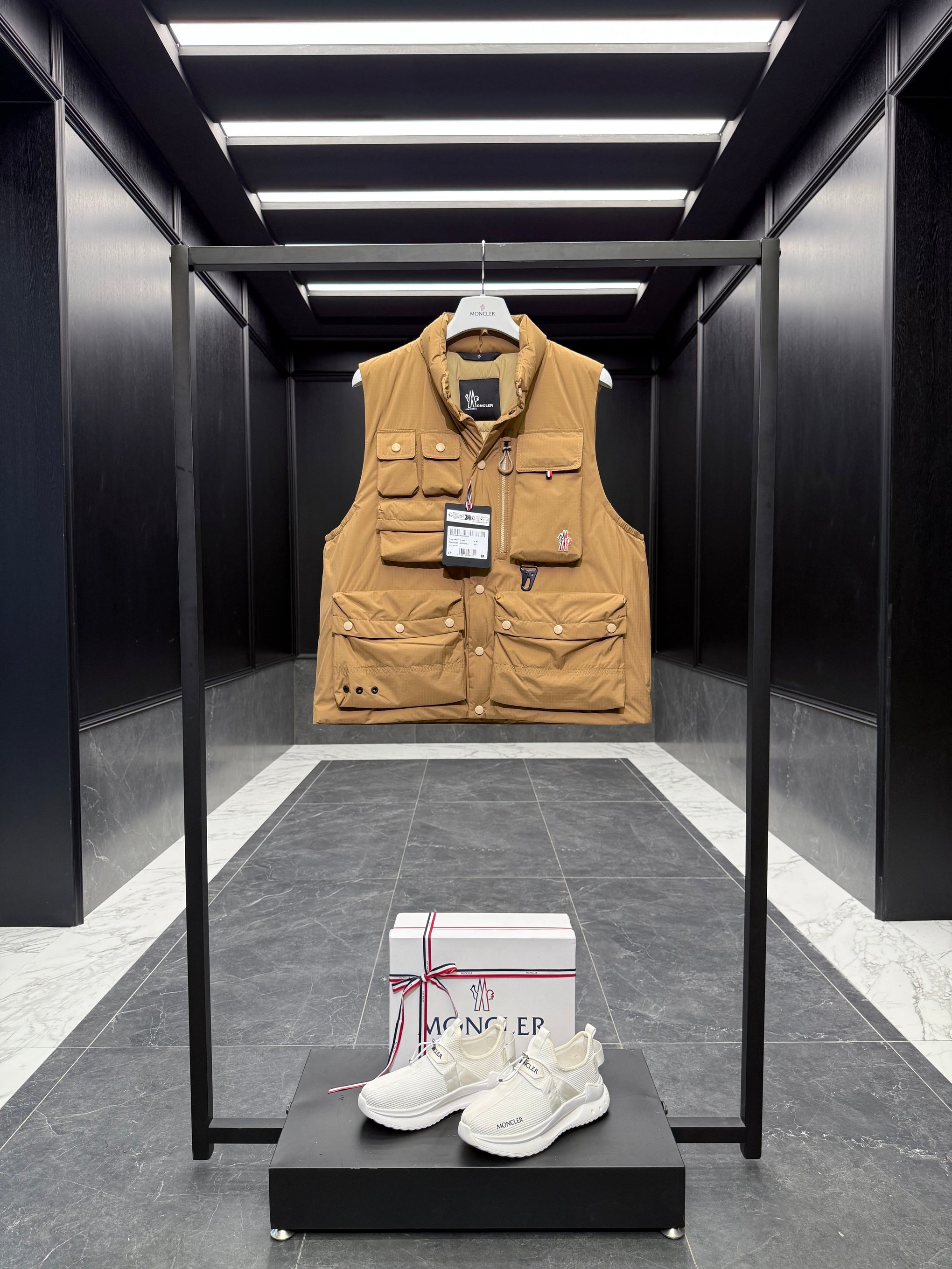 MONC TONGASS VEST