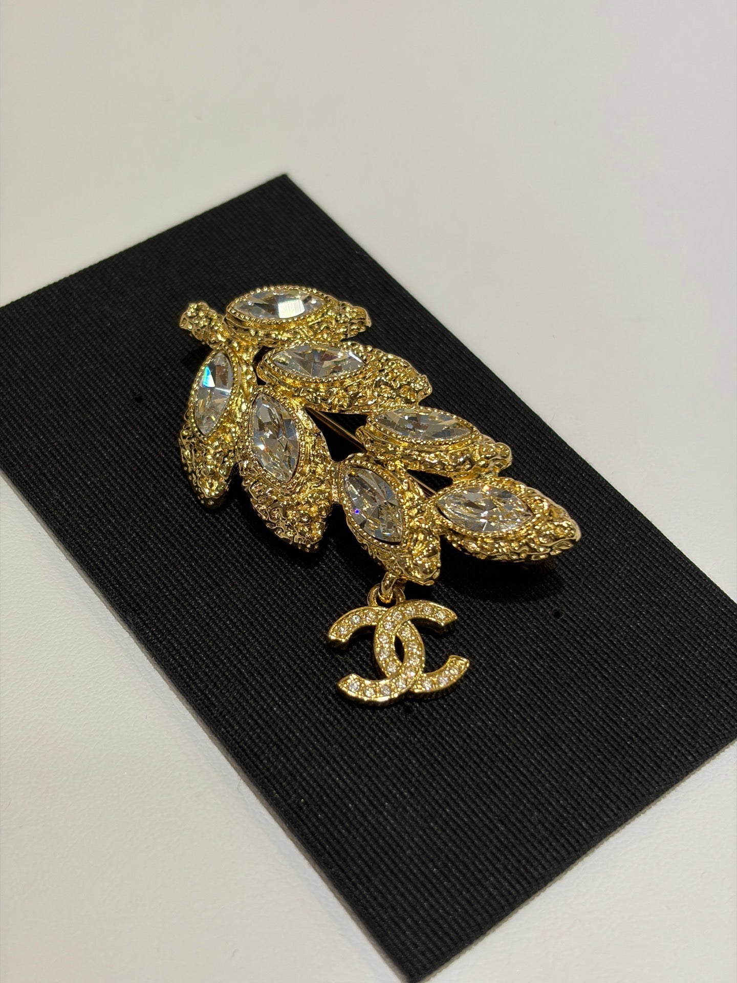 CC BROOCHE
