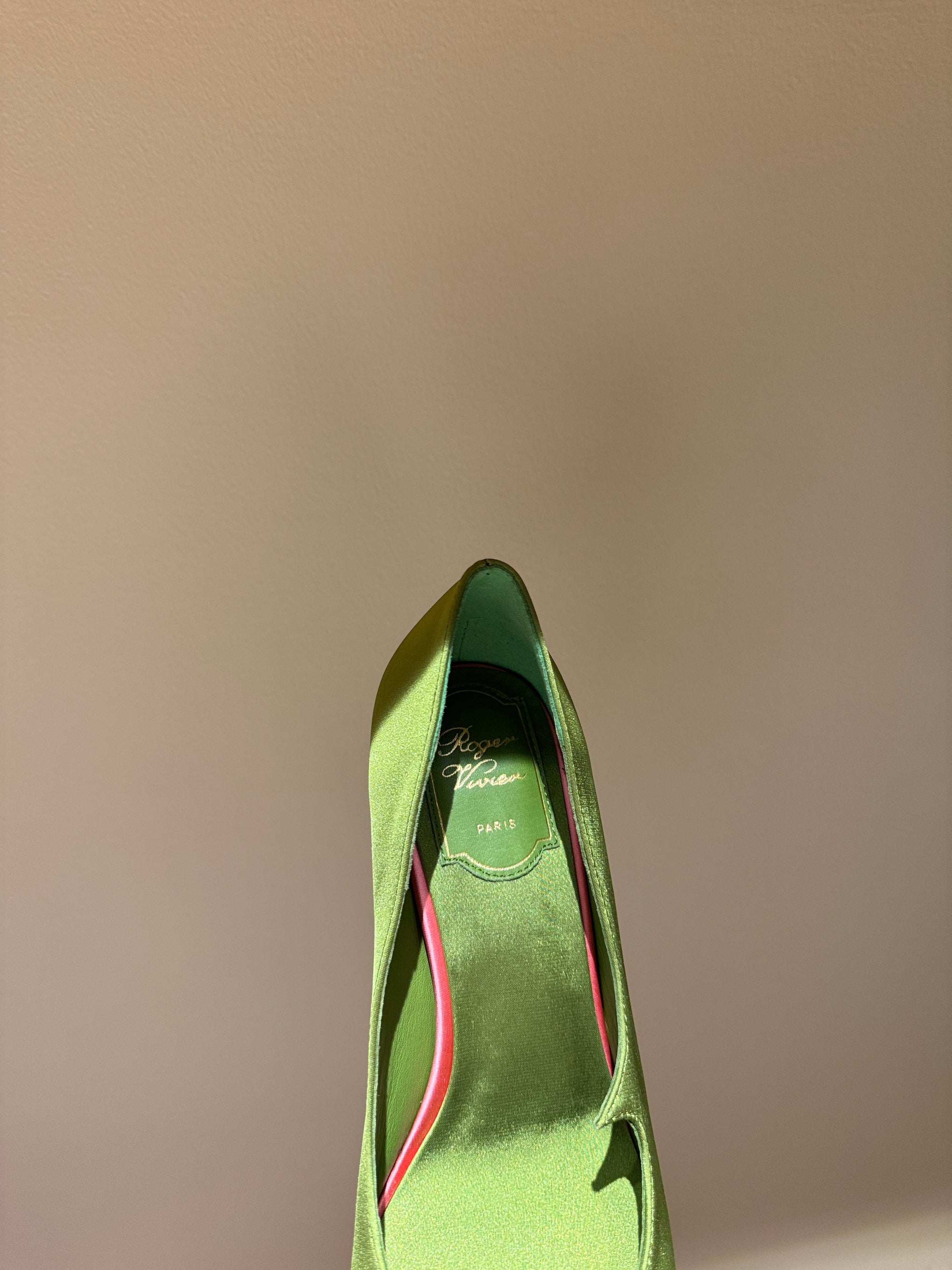 ROGER V HEELS