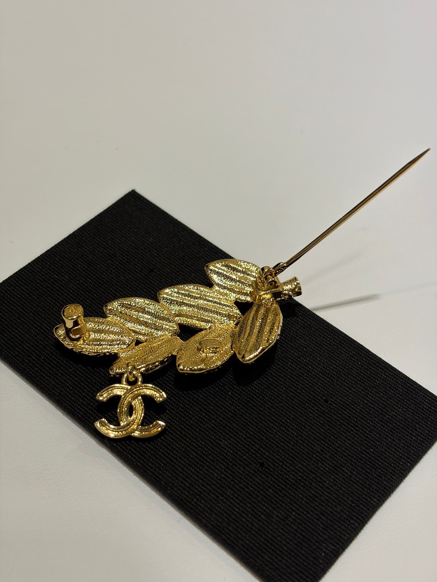 CC BROOCHE
