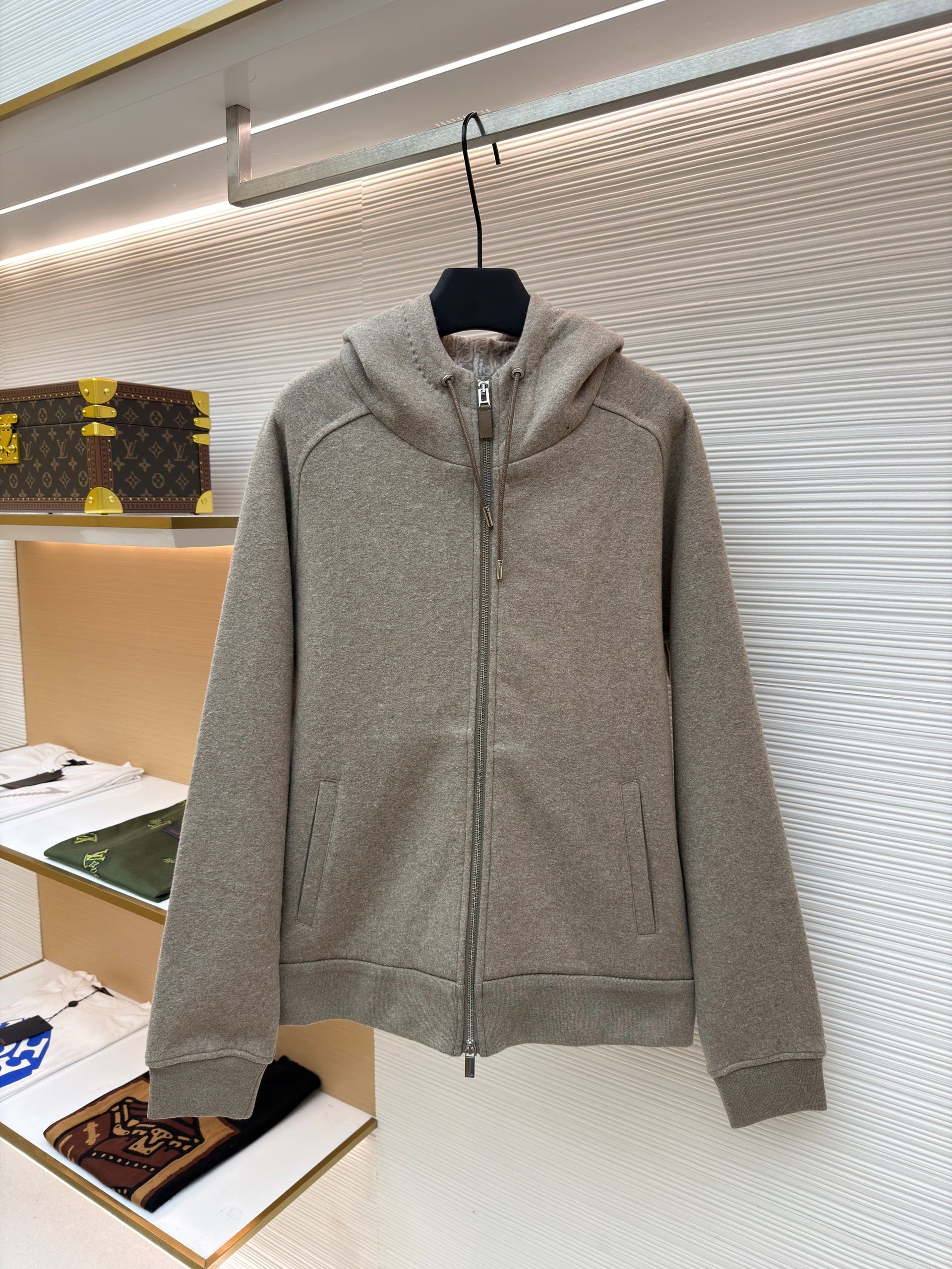 CD ZIP SWEATSHIRT