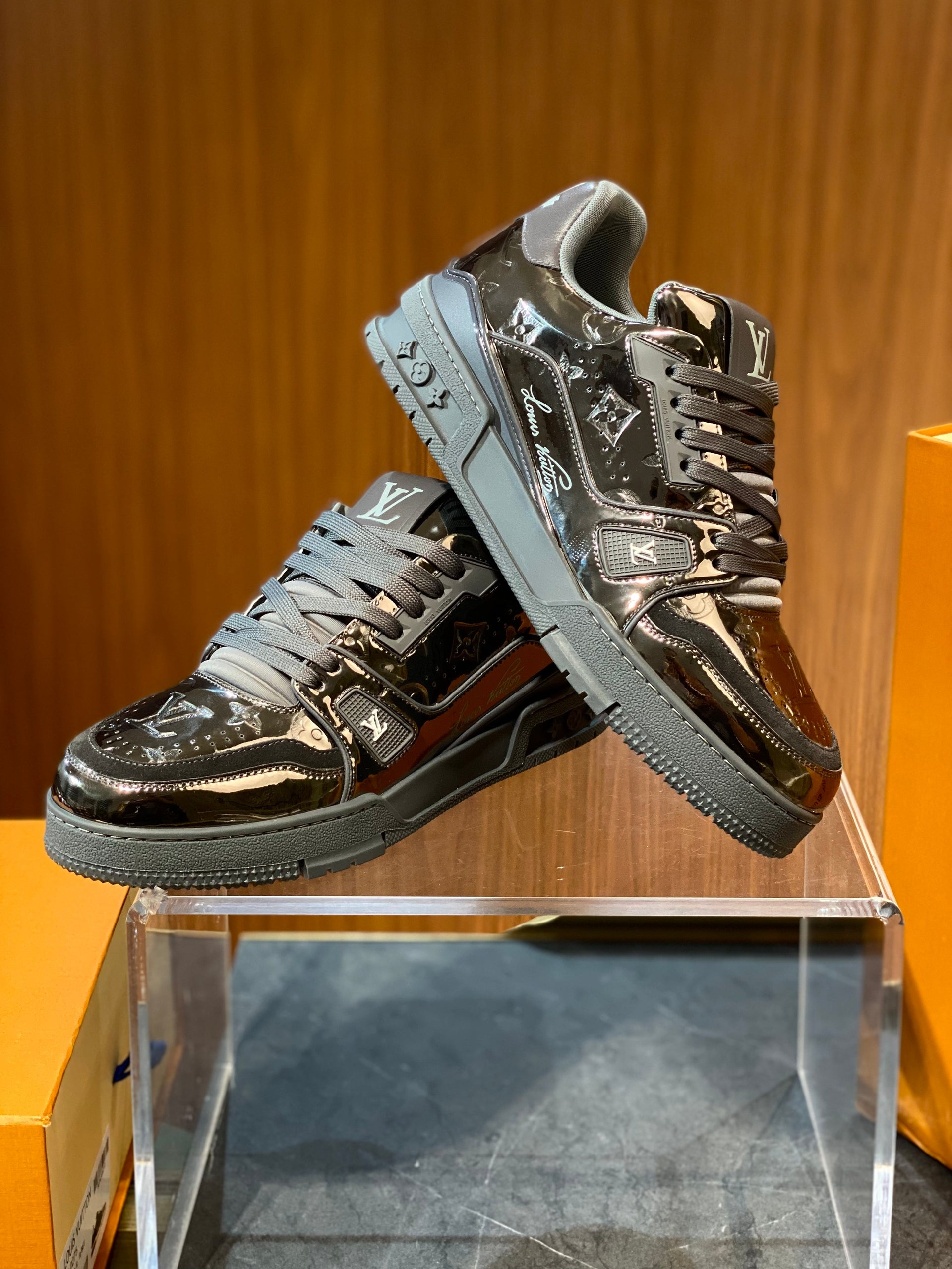 LOU TRAINERS