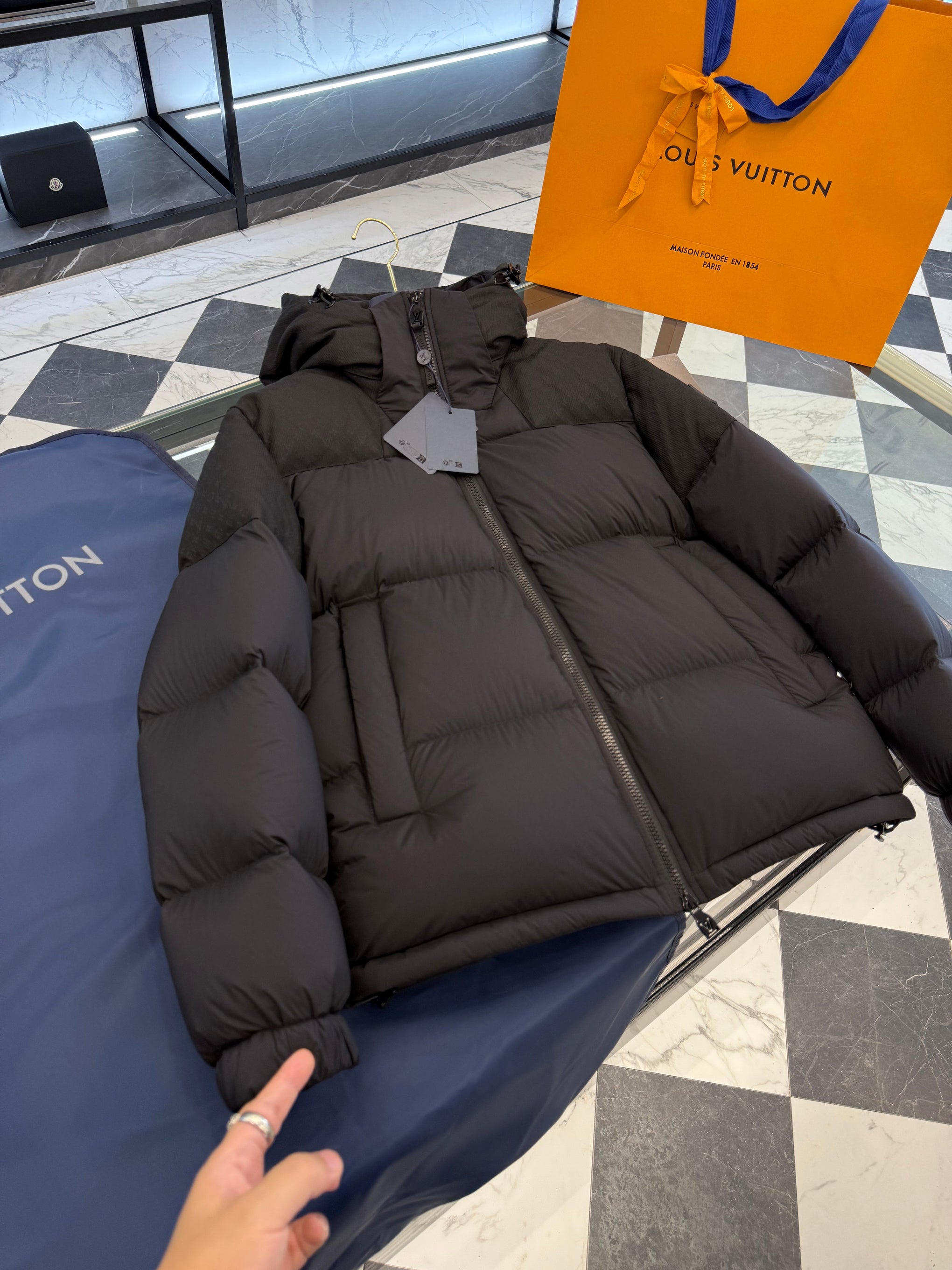 LOU PUFFER JACKET