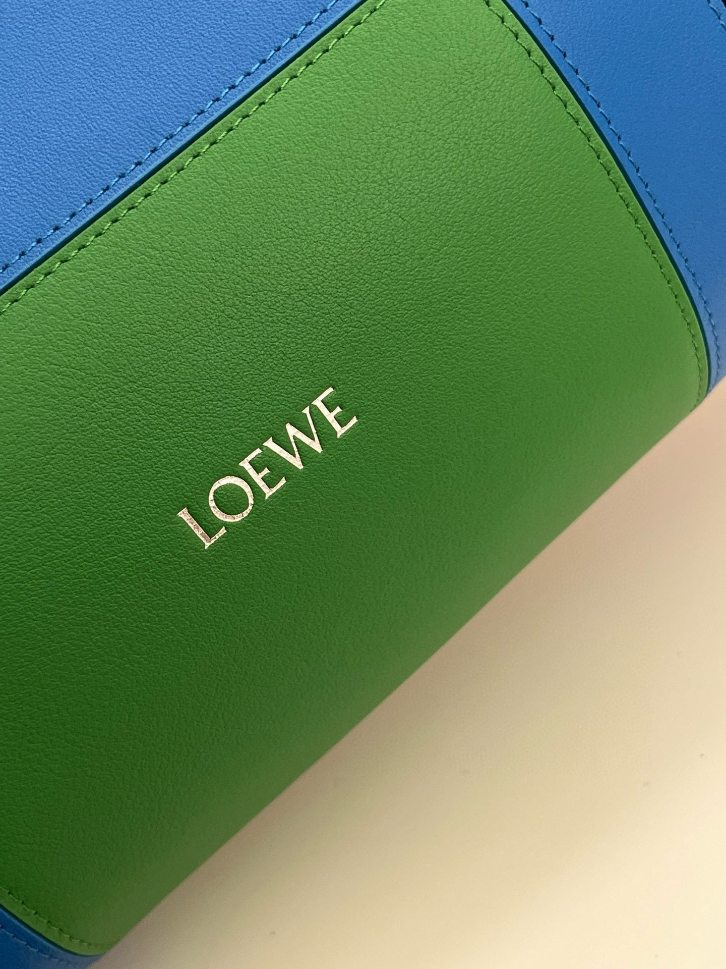 LOEW FLAMENCO MEDIUM POUCH