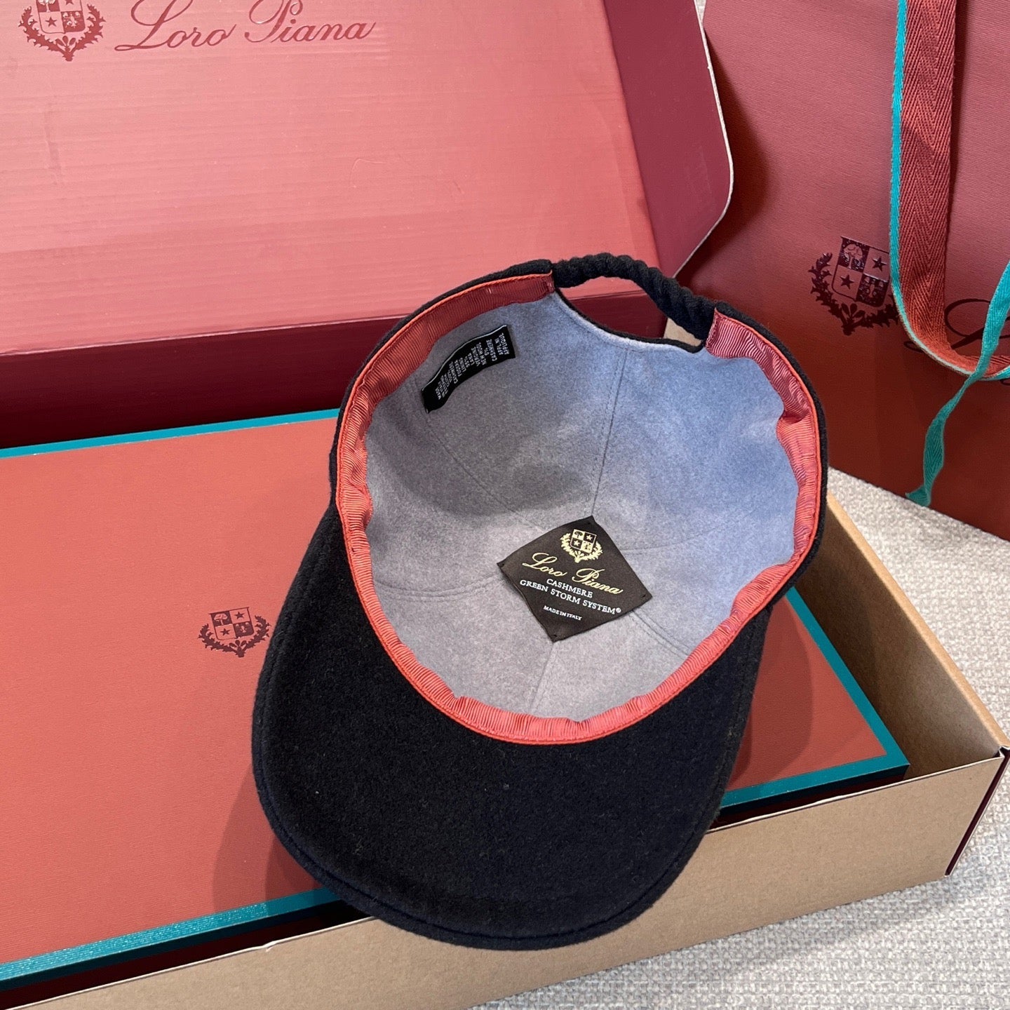 LORO P CASHMERE CAP
