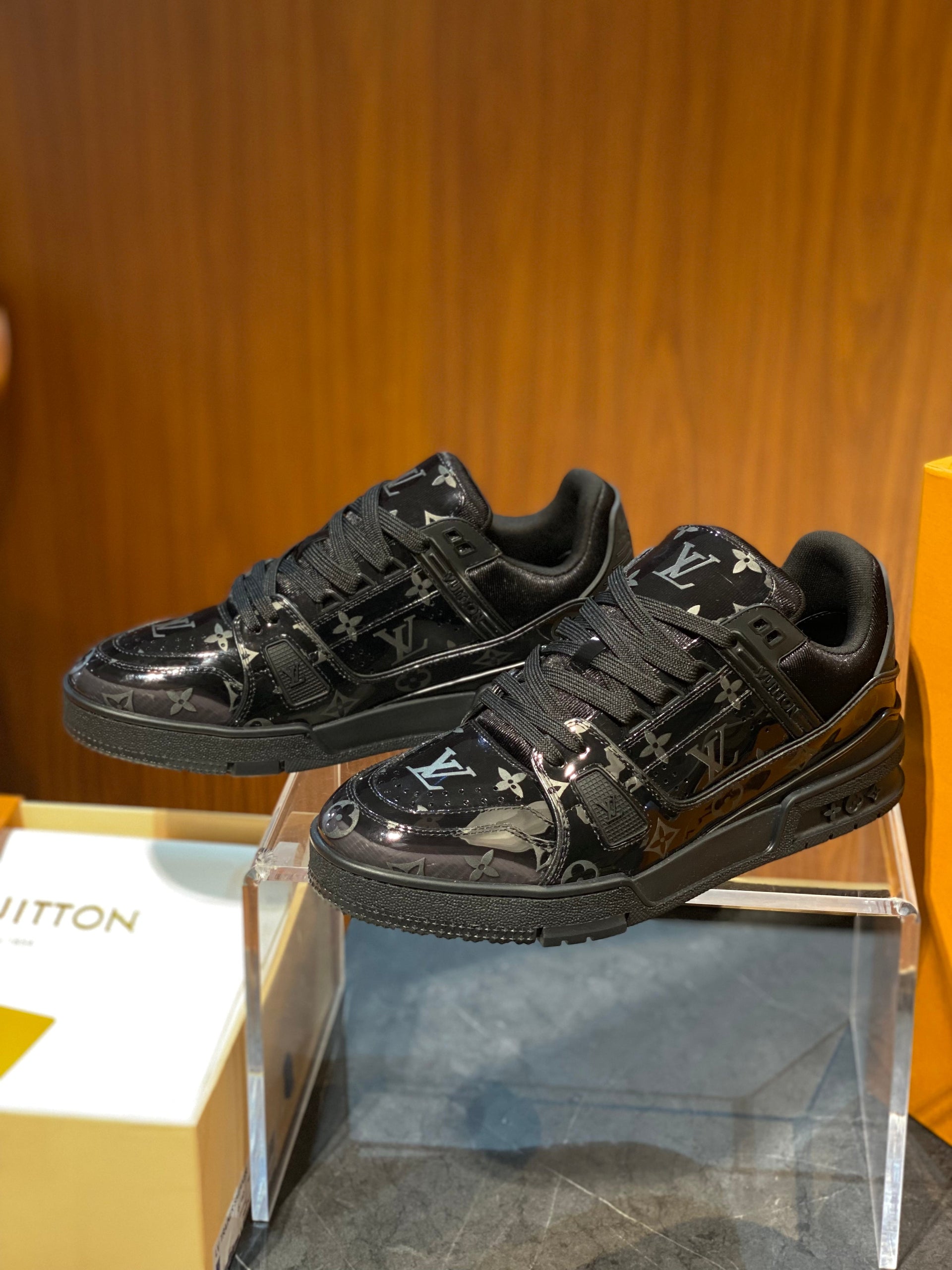 LOU TRAINERS