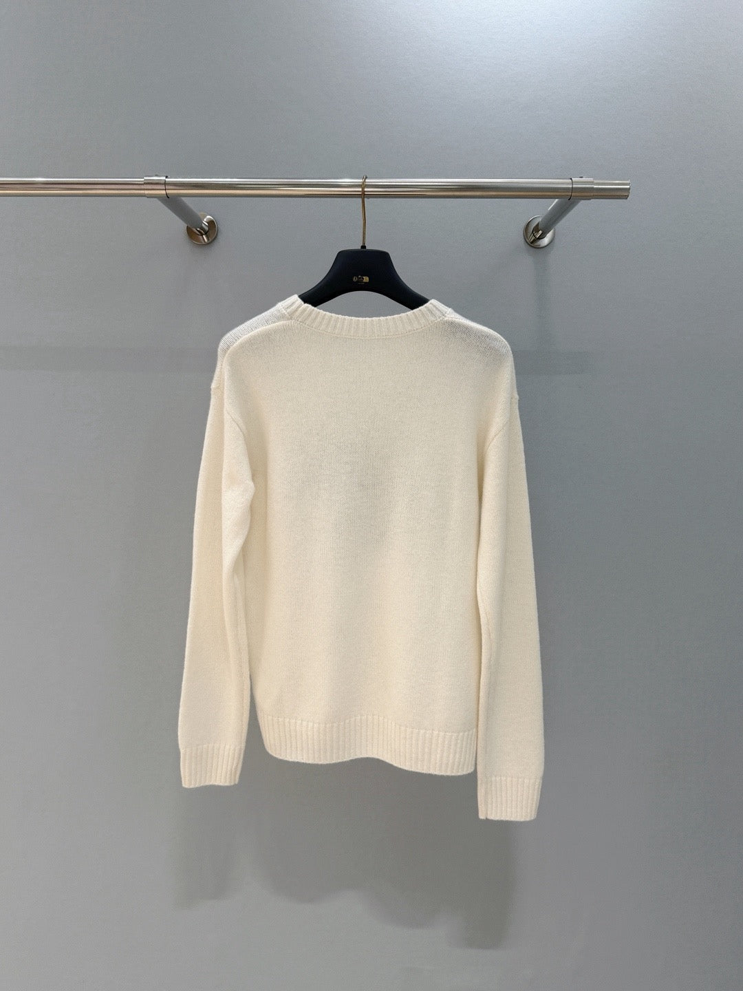 LOU JUMPER