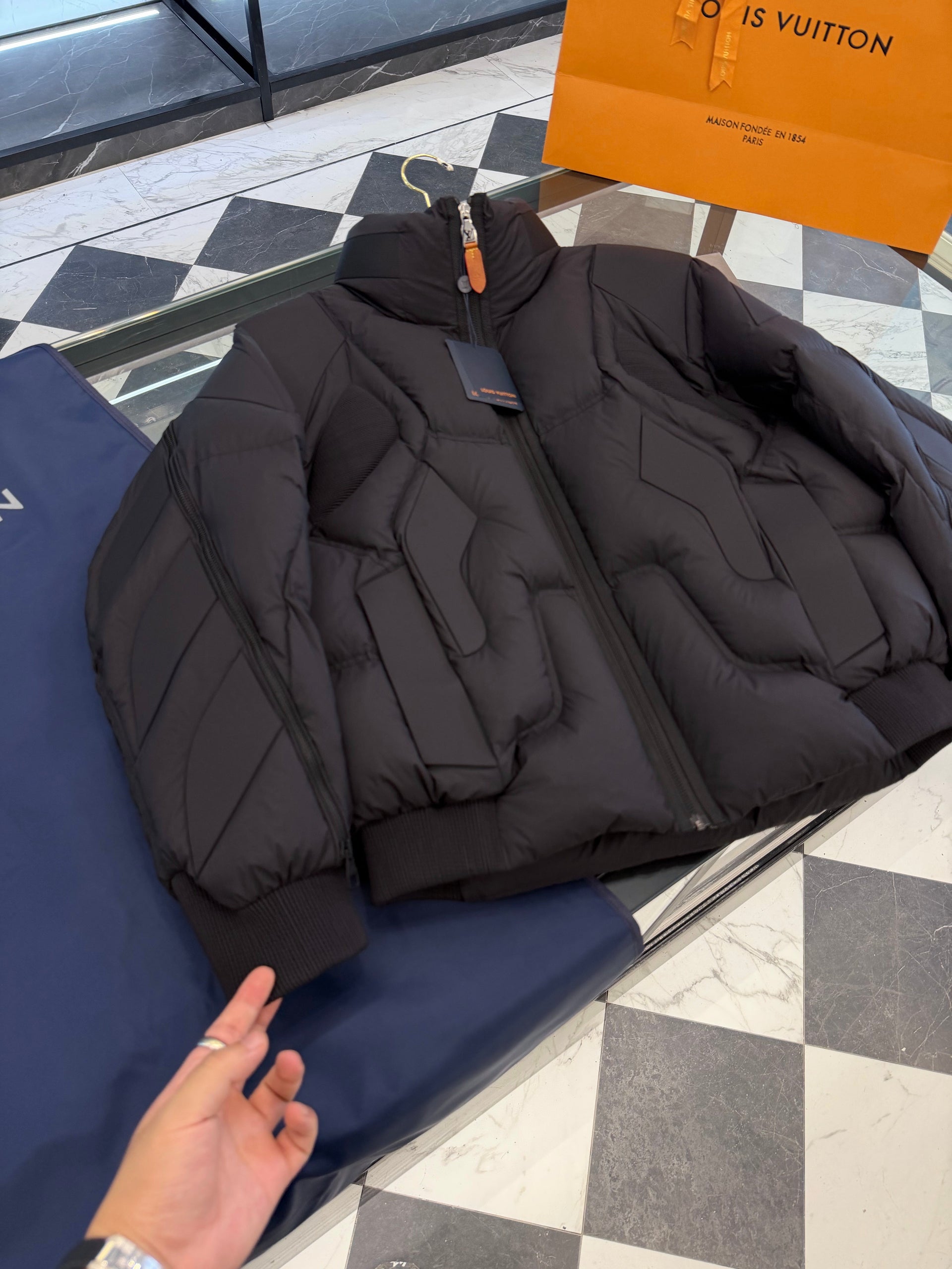 LOU JACKET