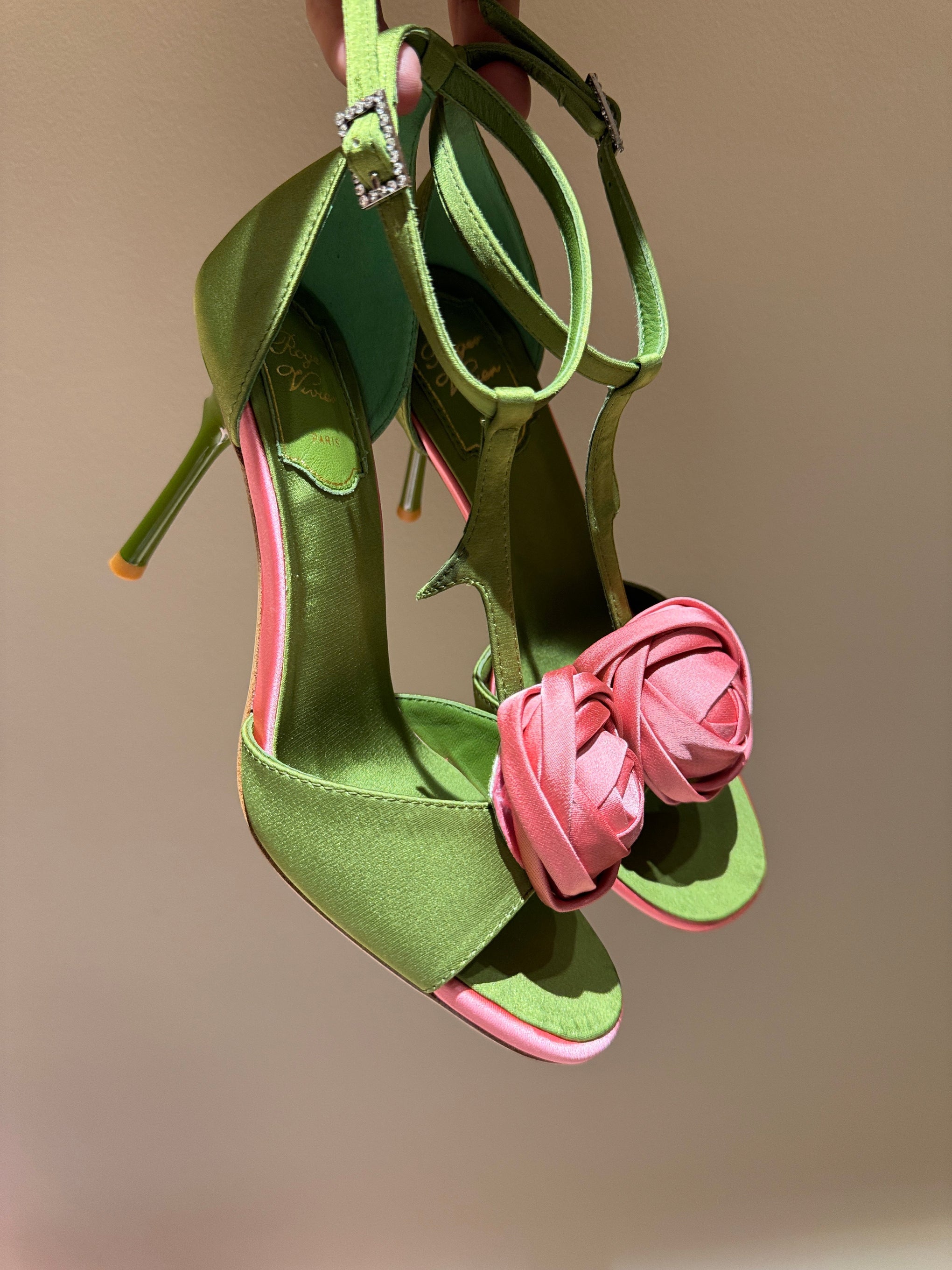 ROGER V HEELS