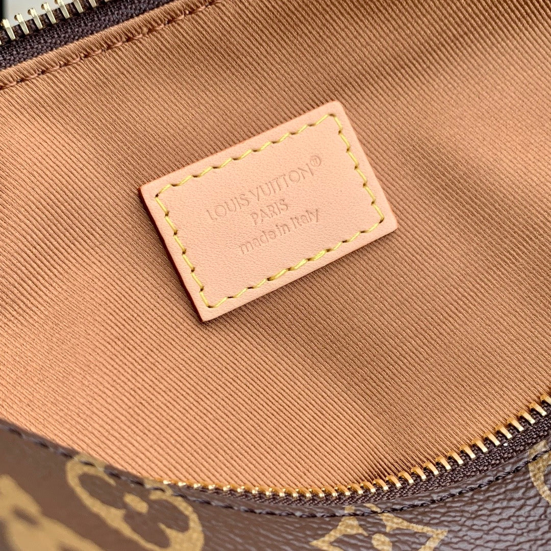 LOU MULTIPASS BAG