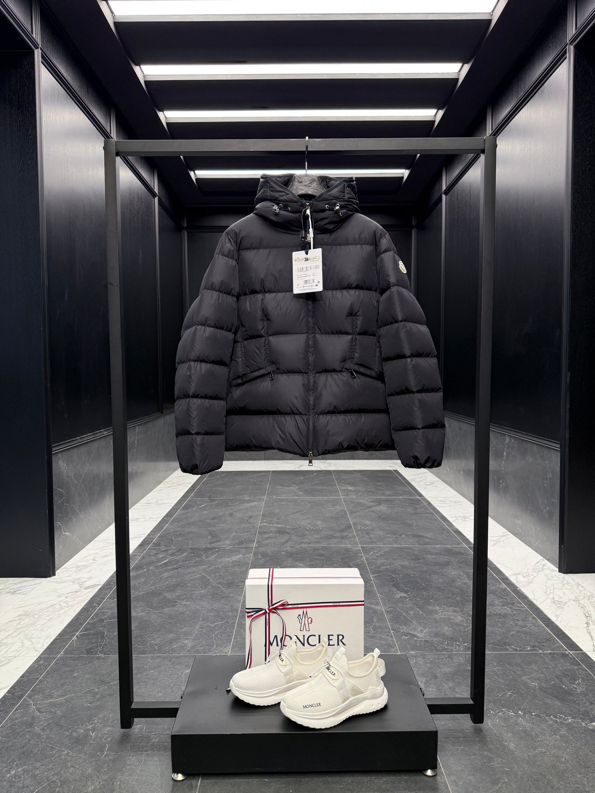MONC AVOCE JACKET