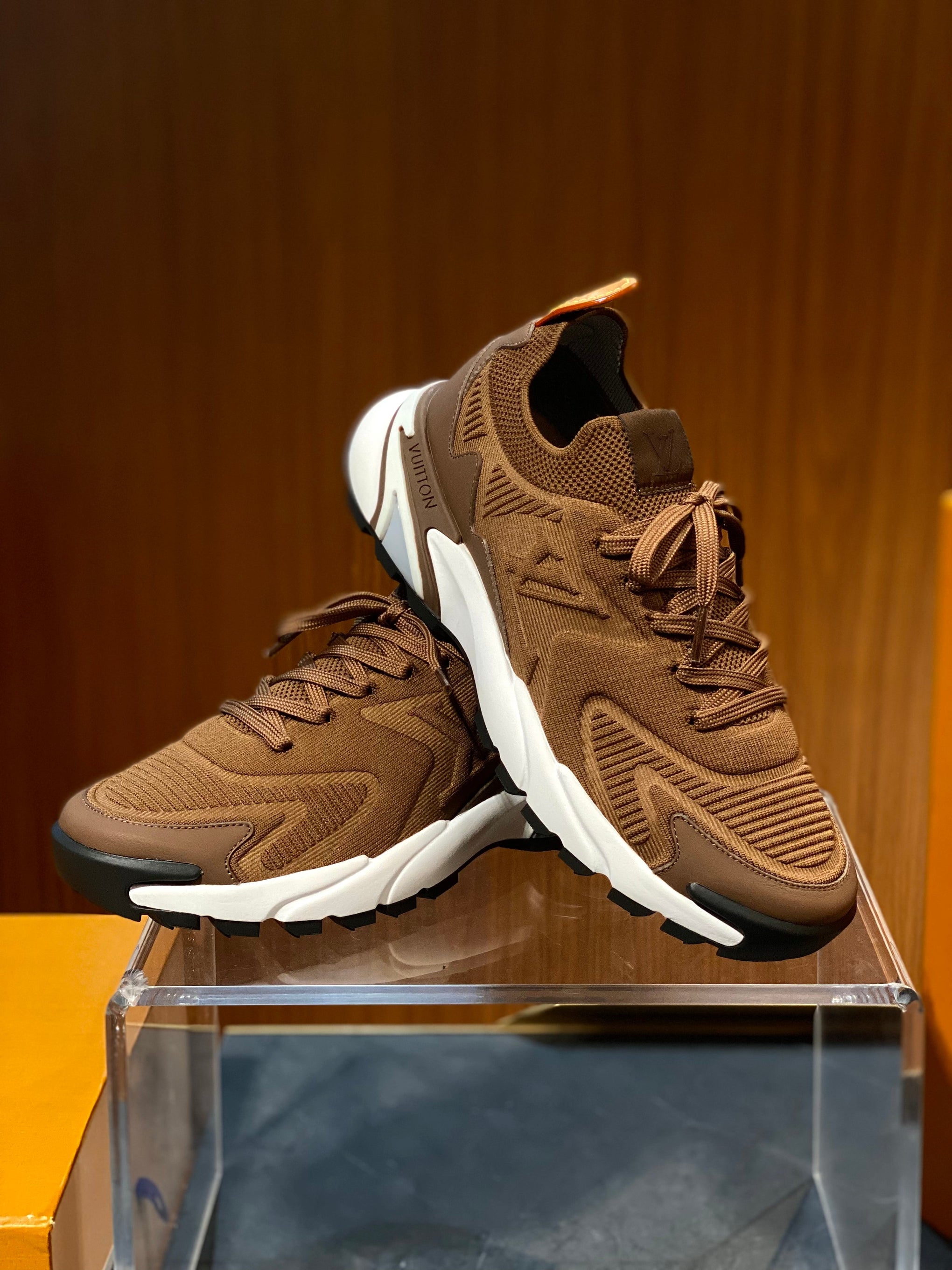 LOU RUNNER TATIC TRAINERS