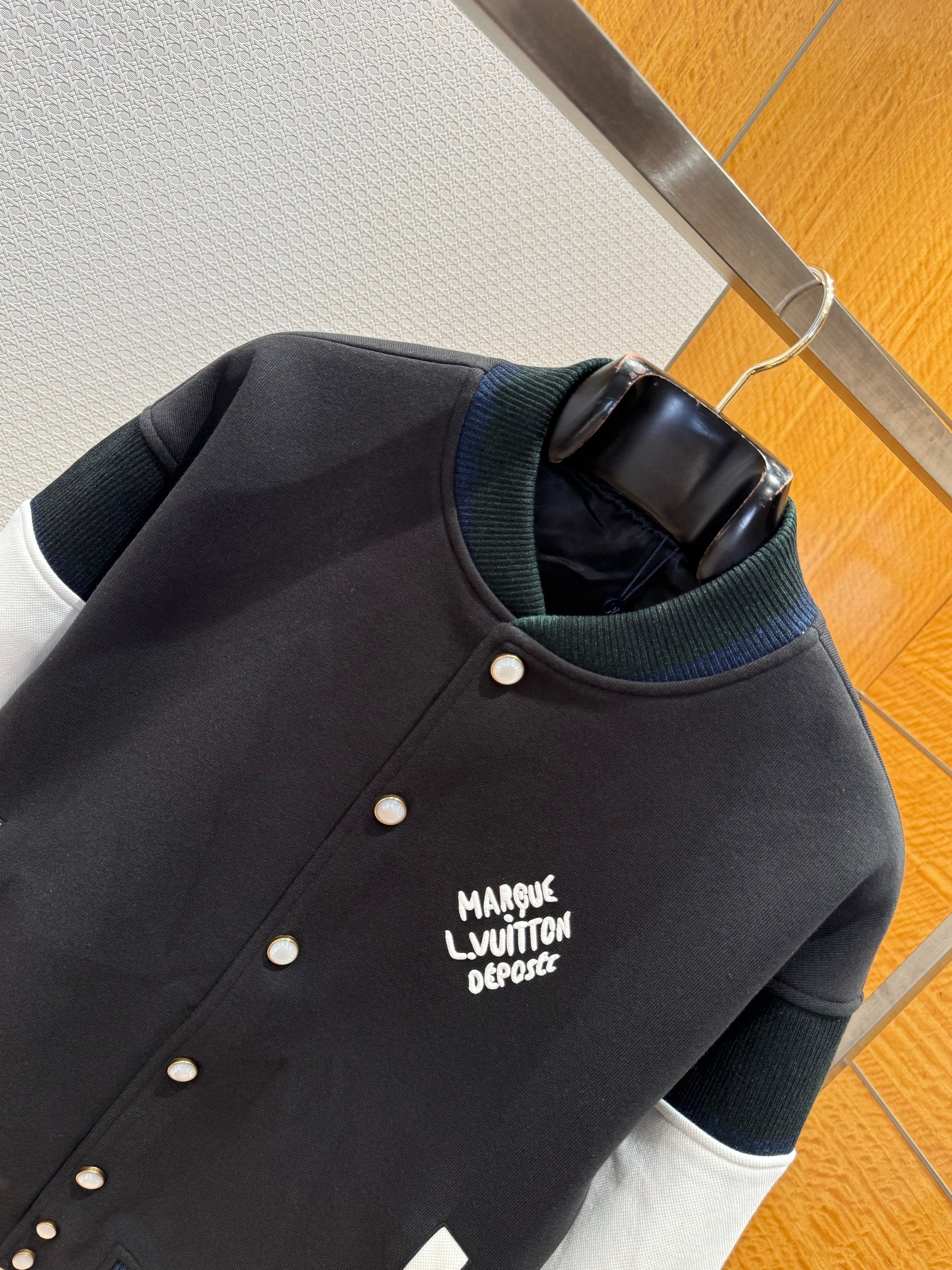 LOU JACKET