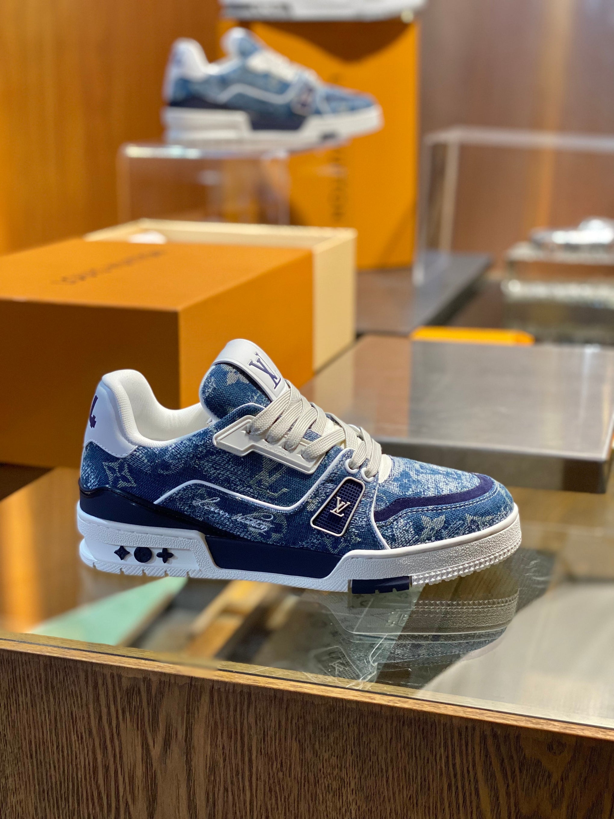 LOU TRAINERS