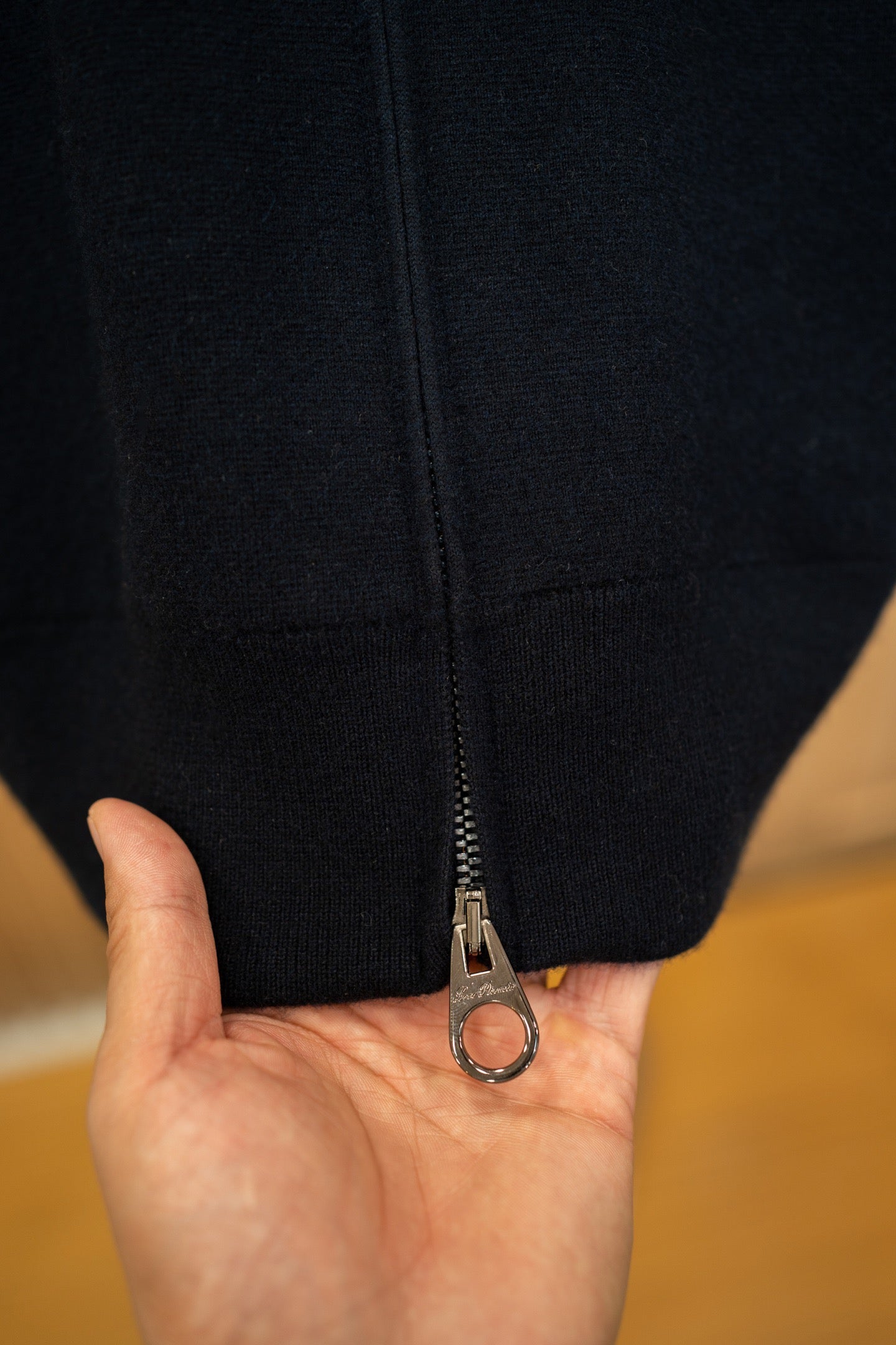 LORO P MERINO WOOL ZIP HOODIE