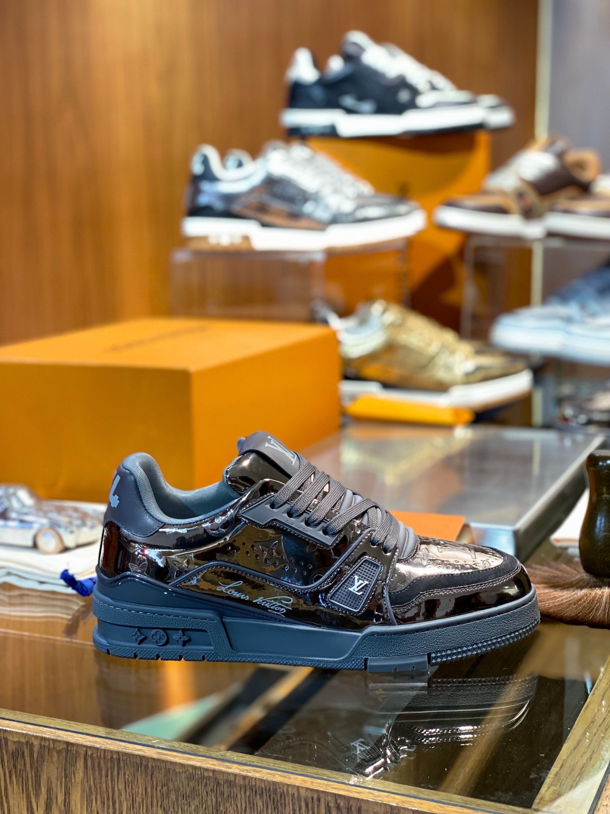 LOU TRAINERS