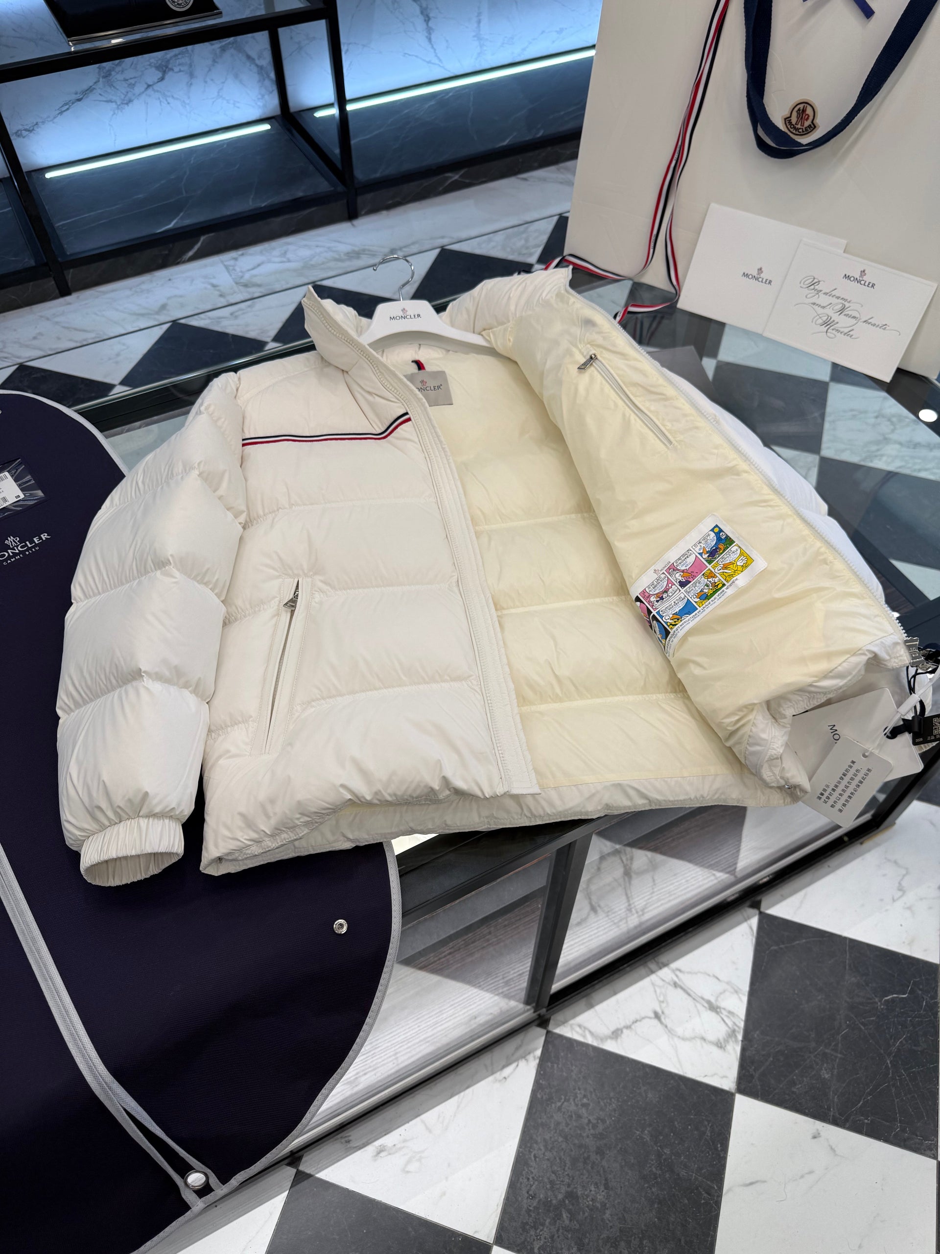 MONC BOUVAQUE JACKET