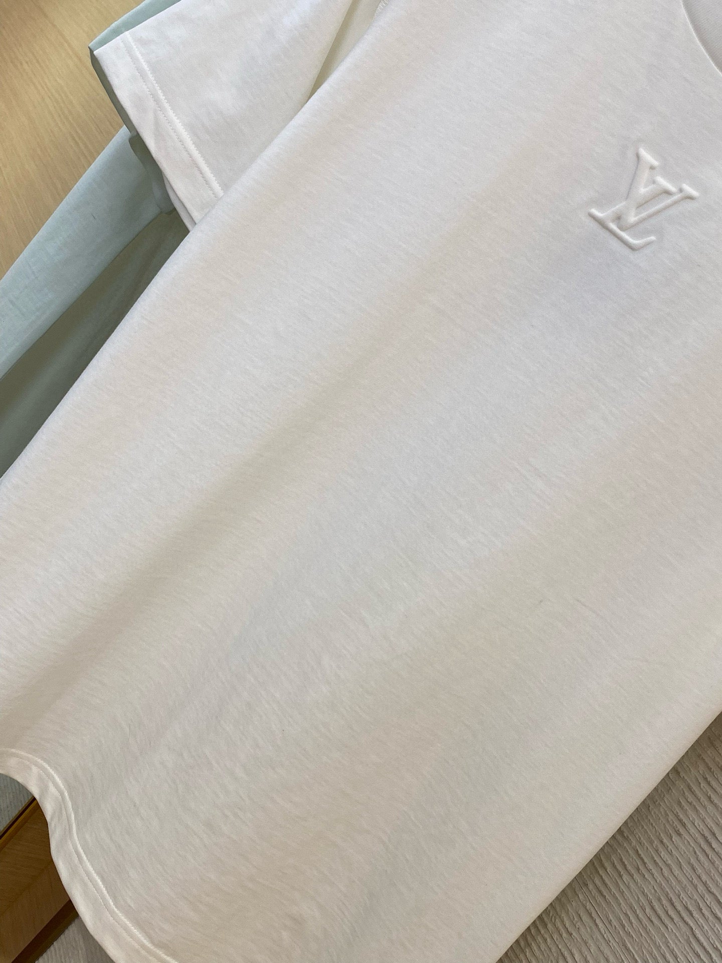 LOU T-SHIRT