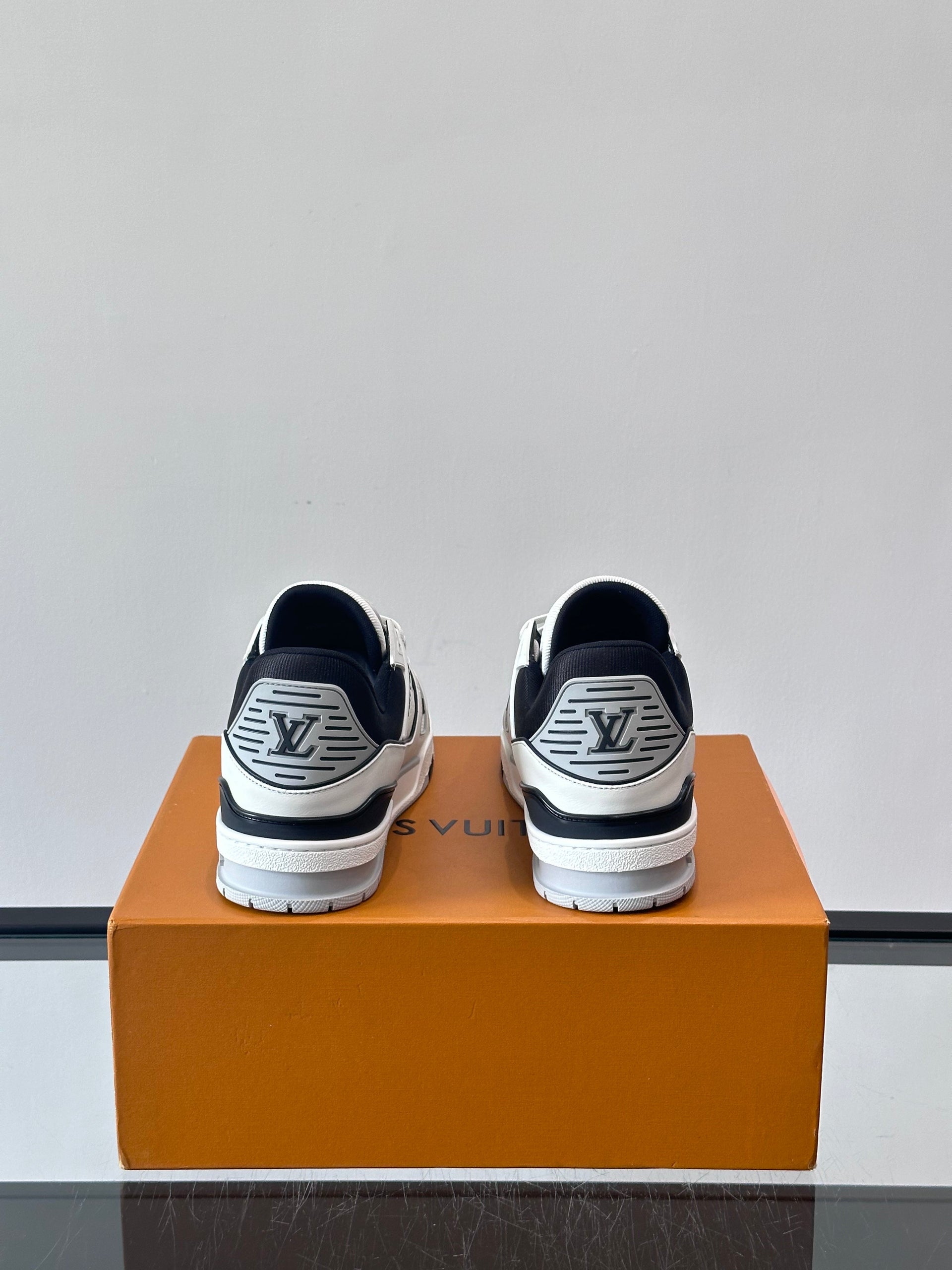 LOU TRAINERS