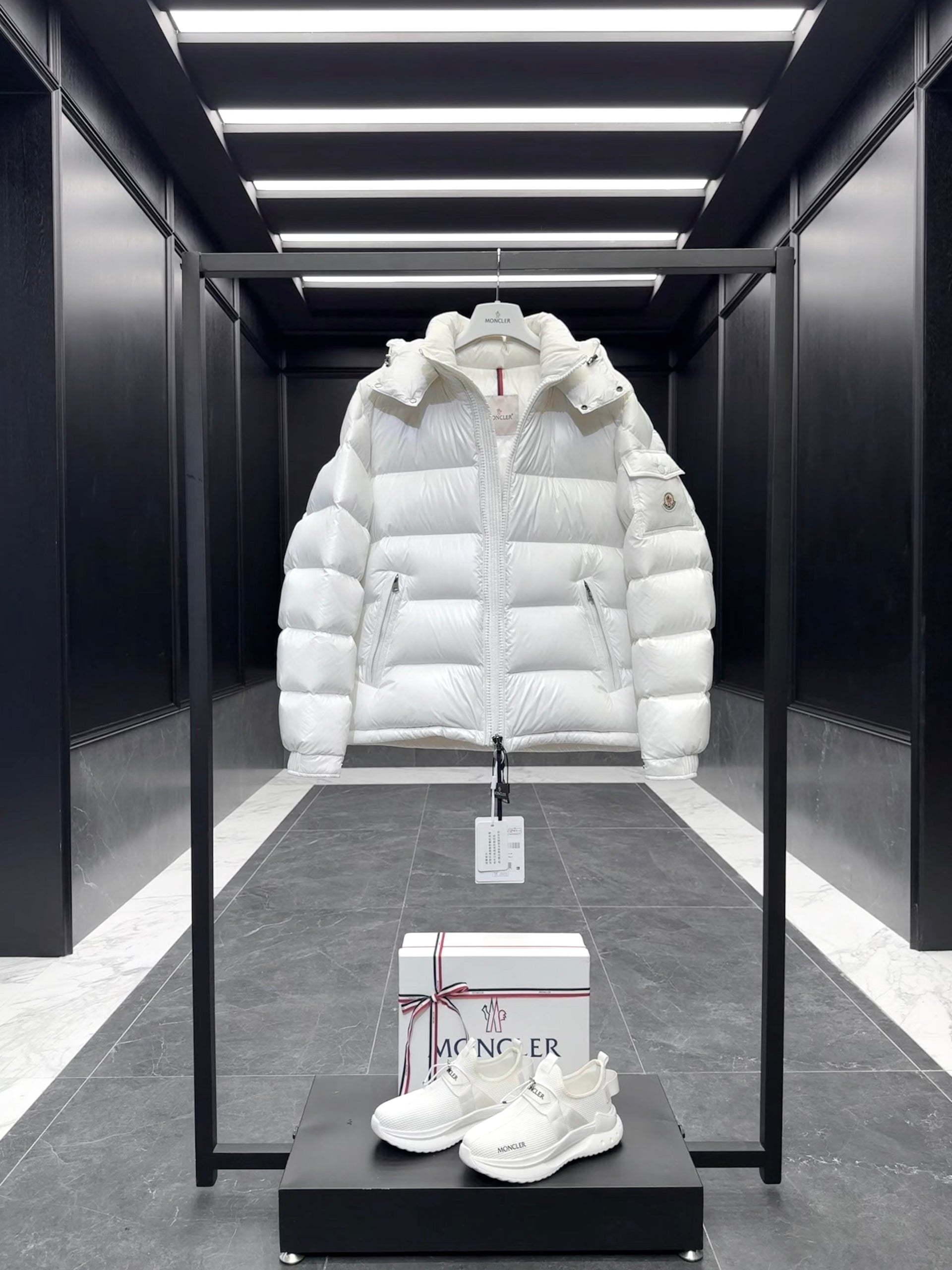 MONC MAYA JACKET