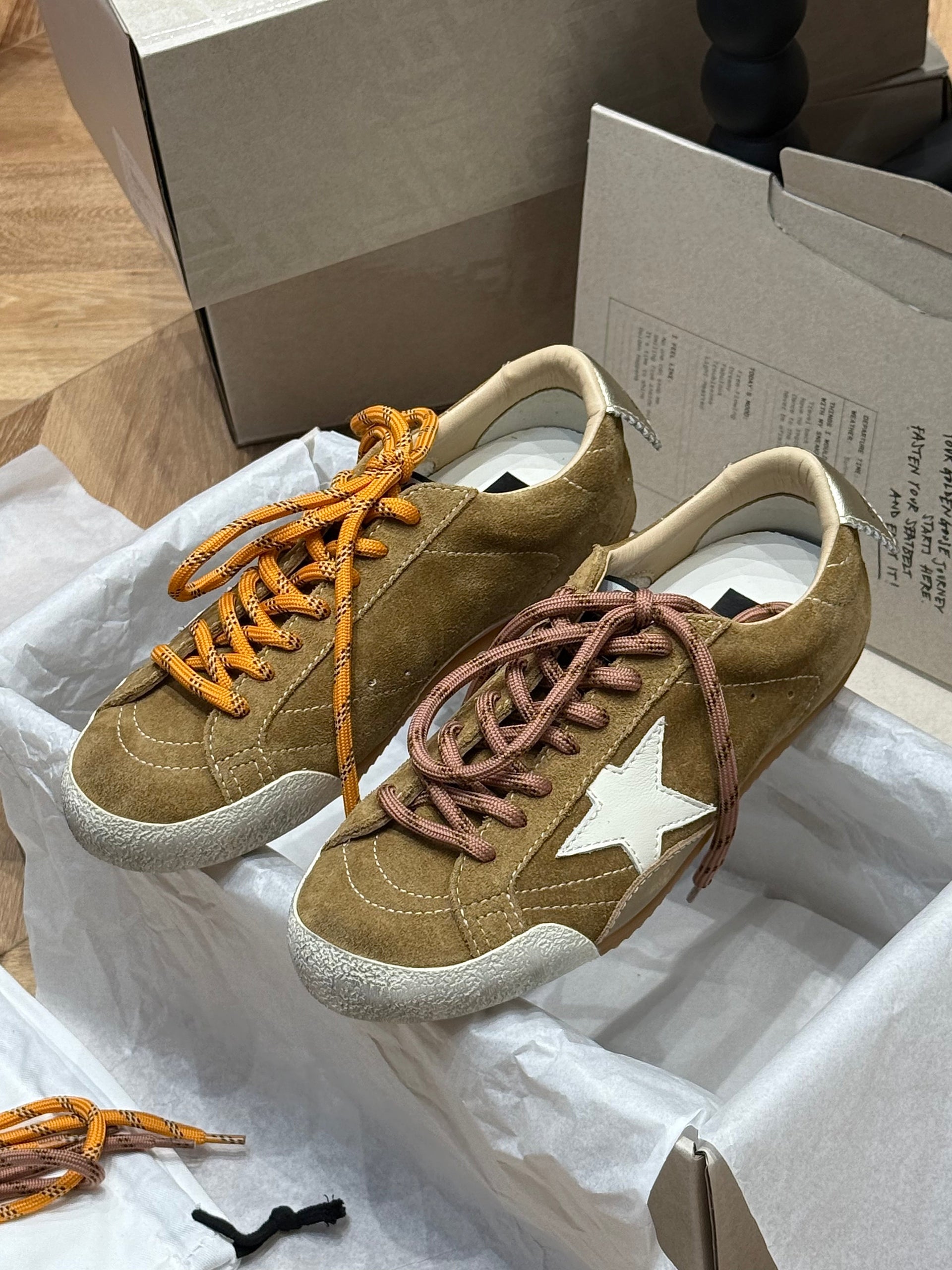 GOLDEN G TRAINERS
