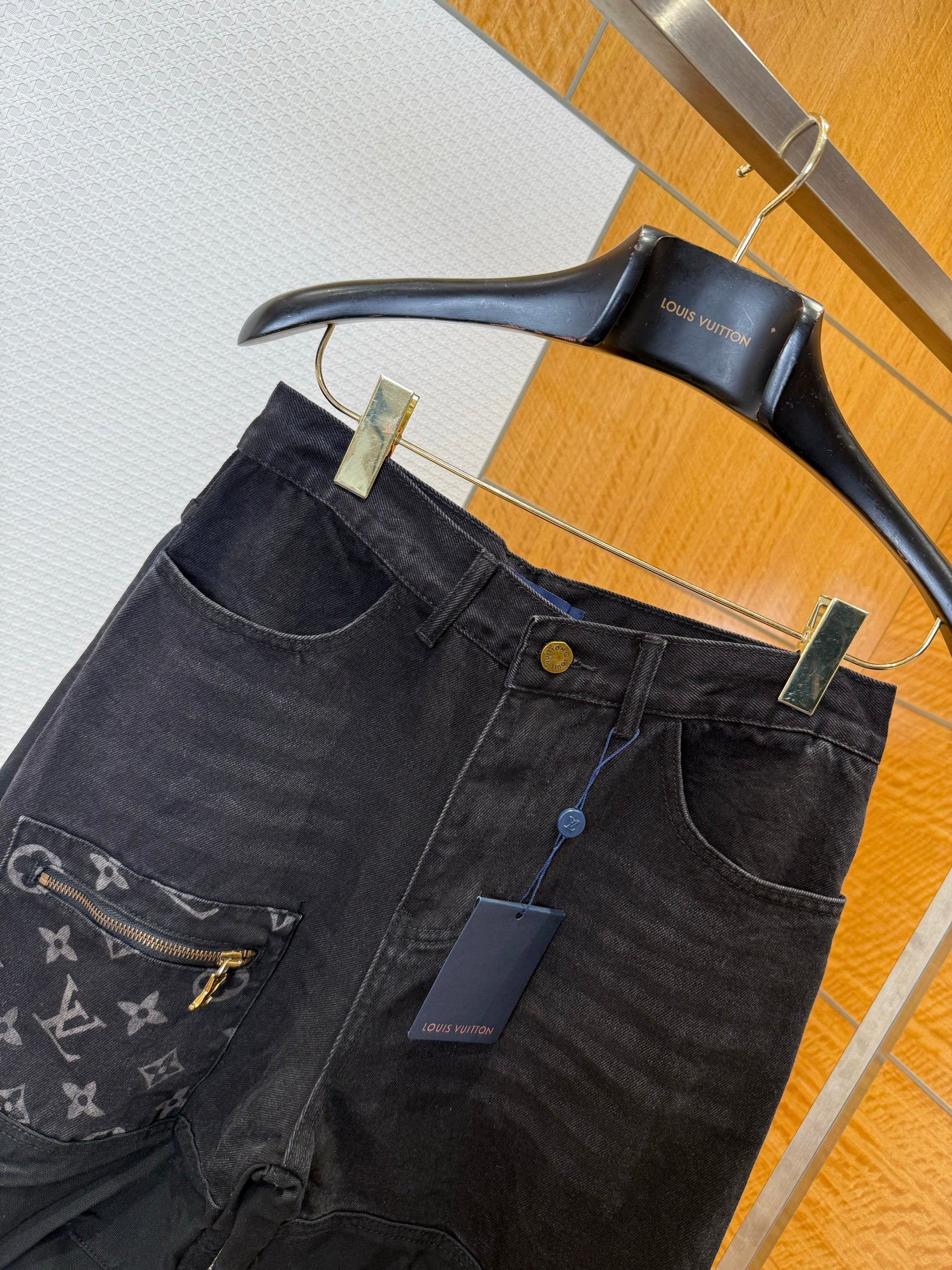 LOU JEANS