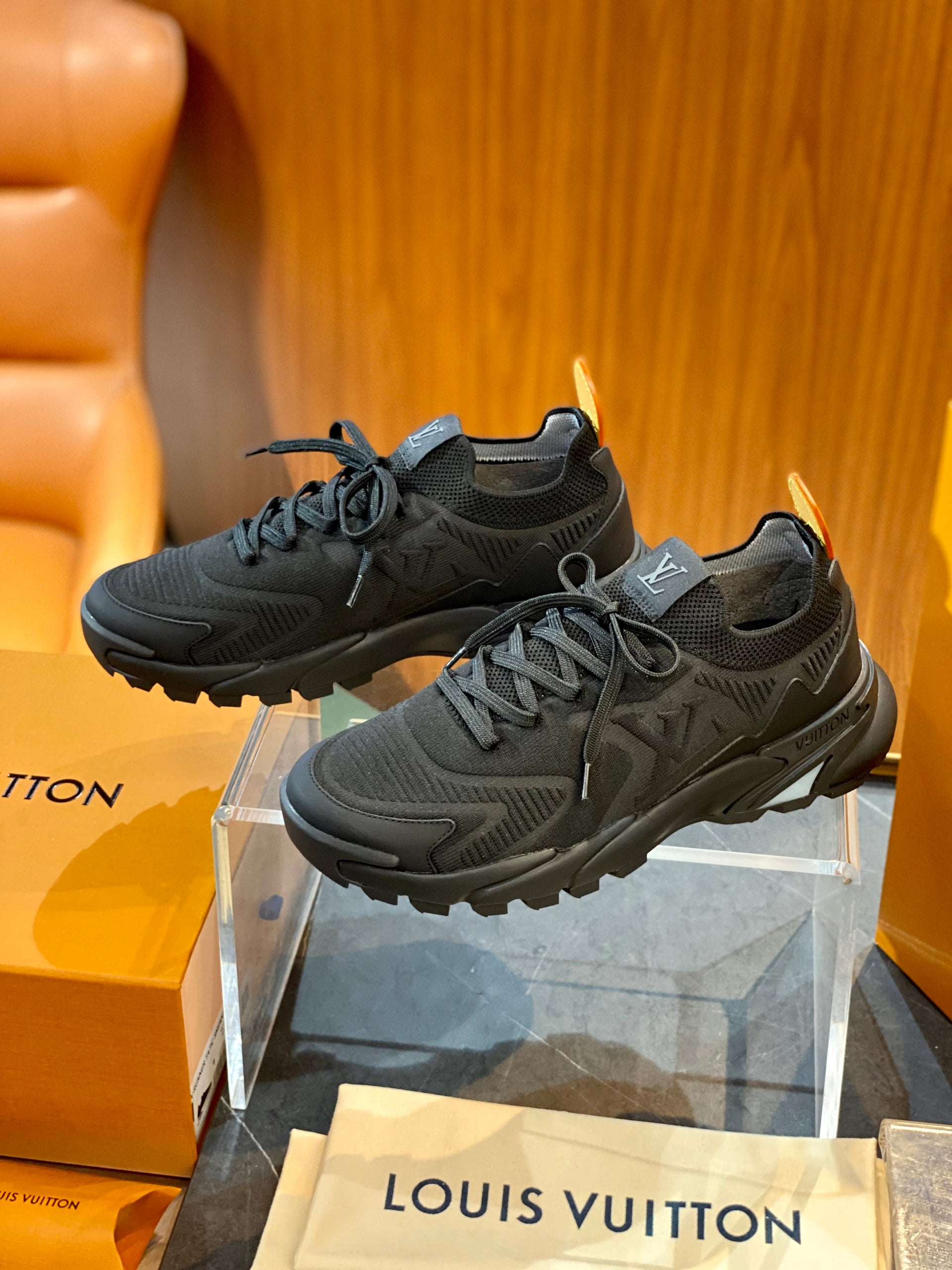 LOU RUNNER TATIC TRAINERS