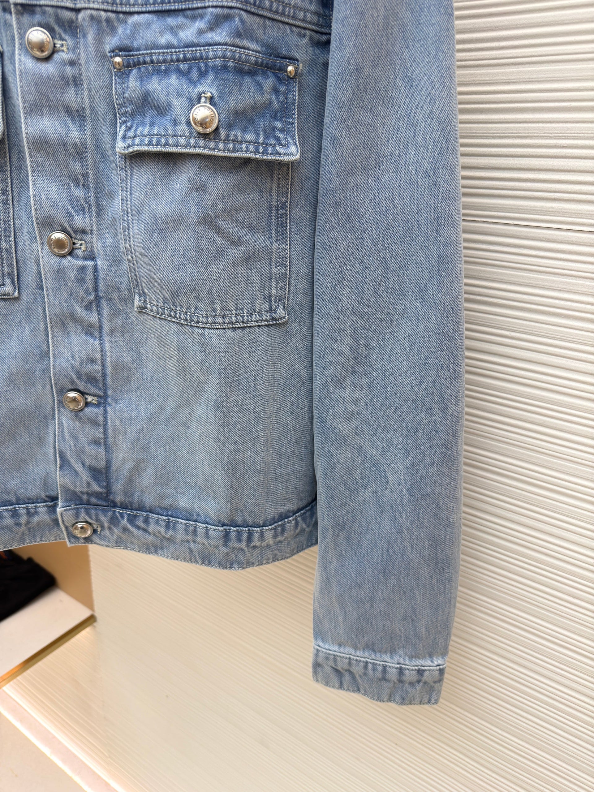 LOU DENIM TRUCKER JACKET