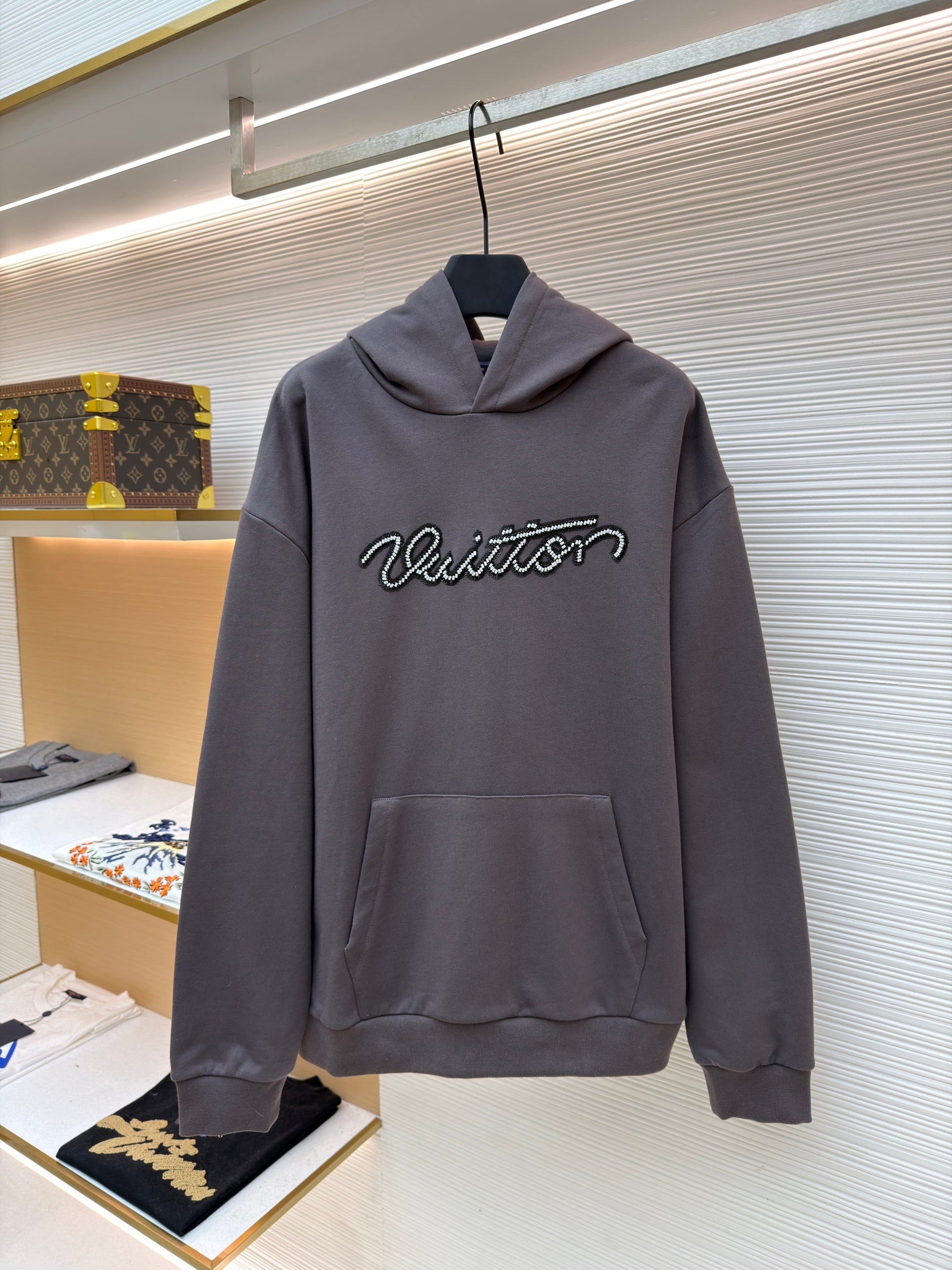 LOU SWEATSHIRT