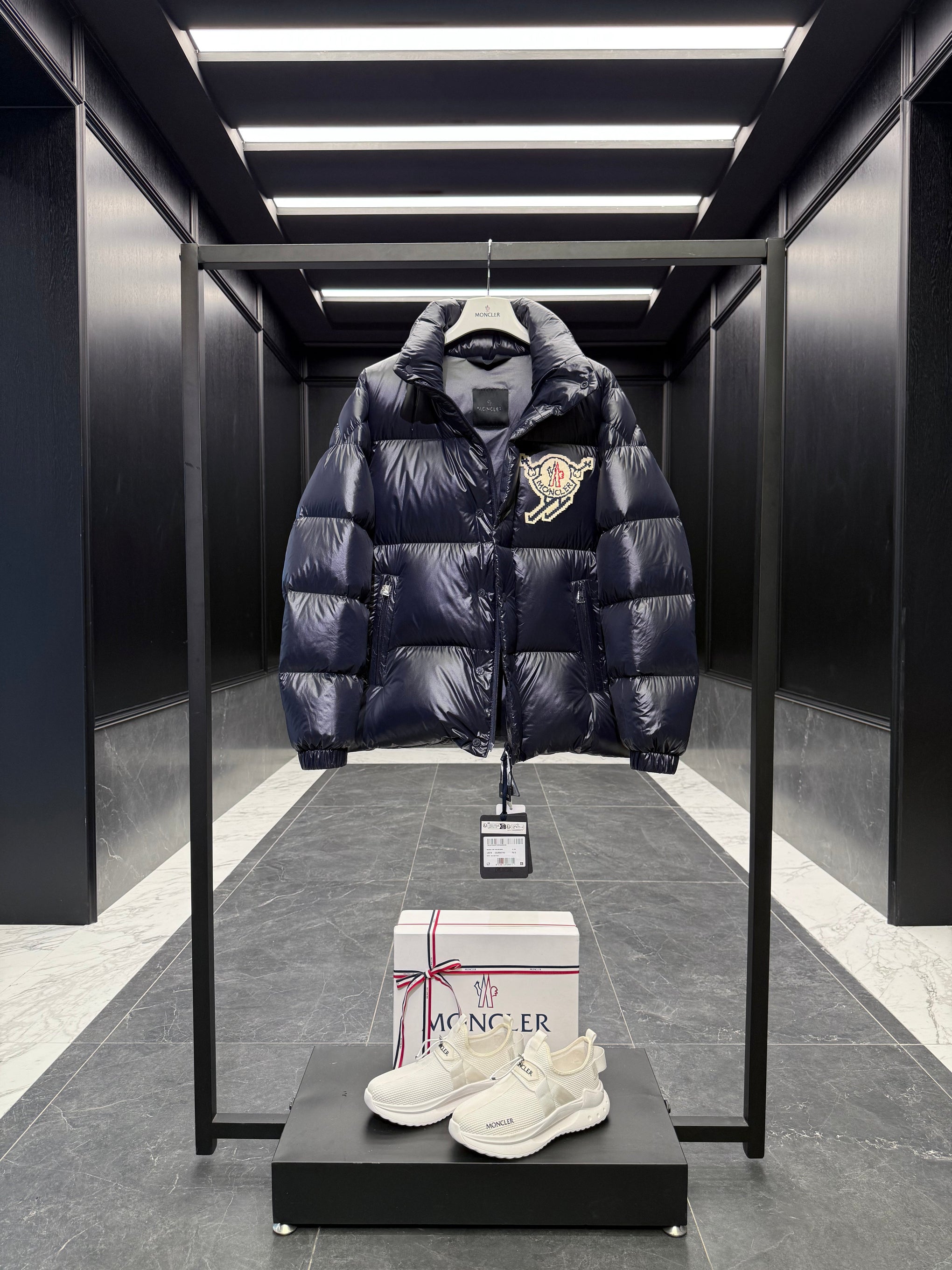 MONC LESTE JACKET