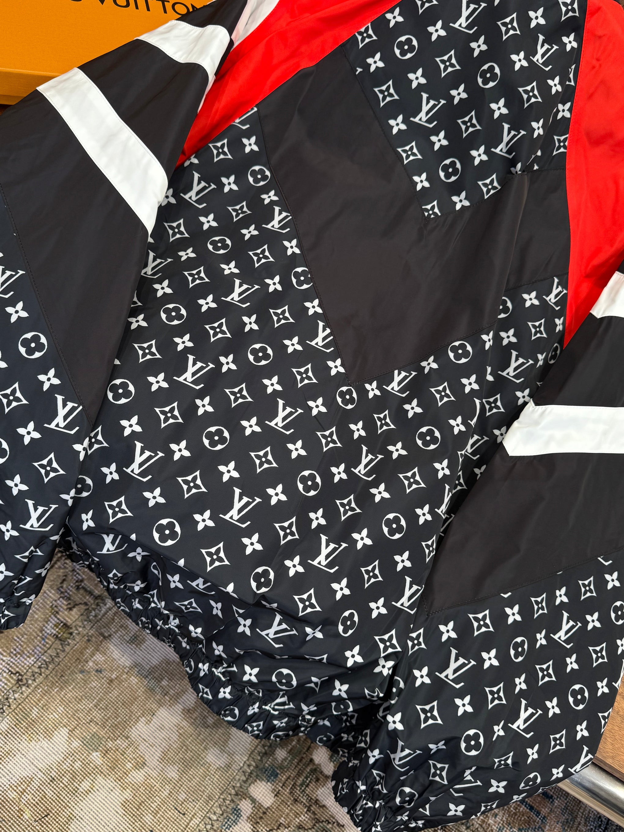 LOU JACKET