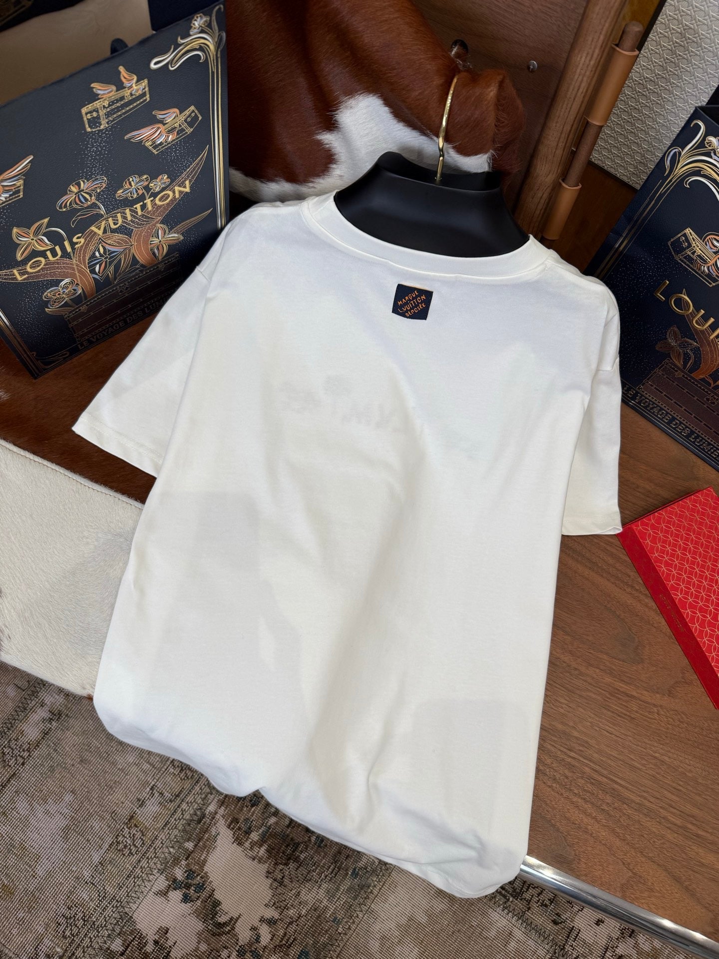 LOU T-SHIRT
