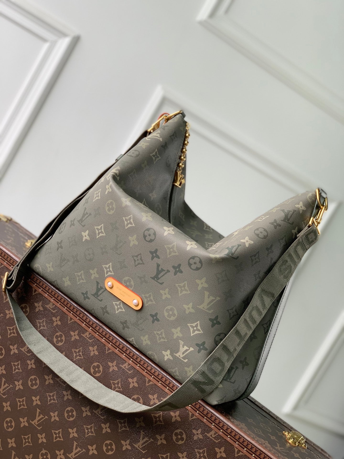 LOU VAGABOND HOBO BAG
