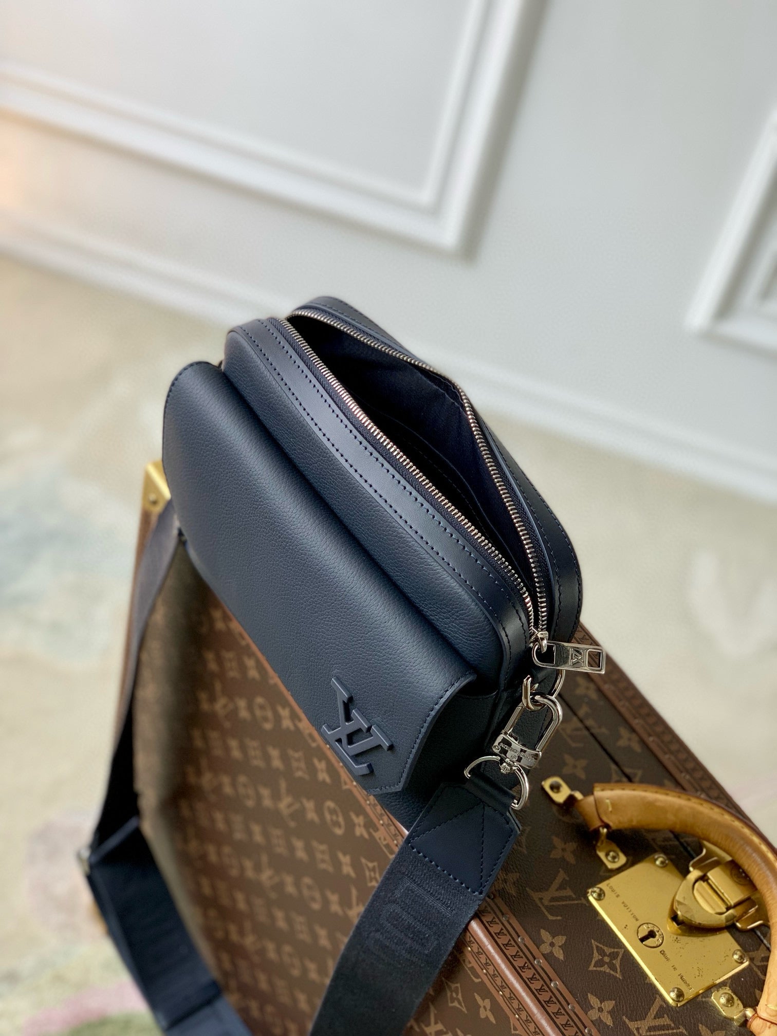 LOU FASTLINE MESSENGER BAG
