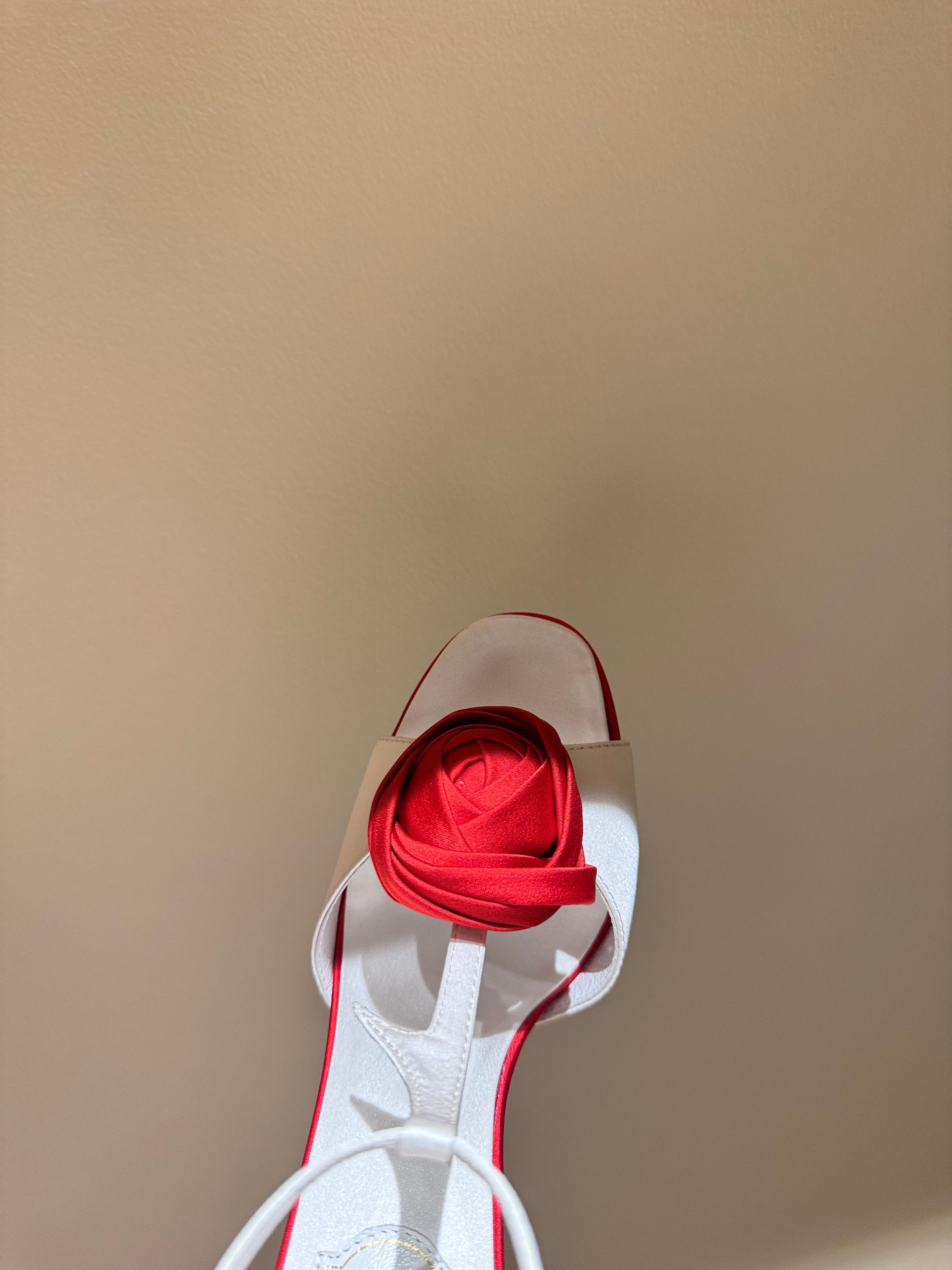 ROGER V HEELS
