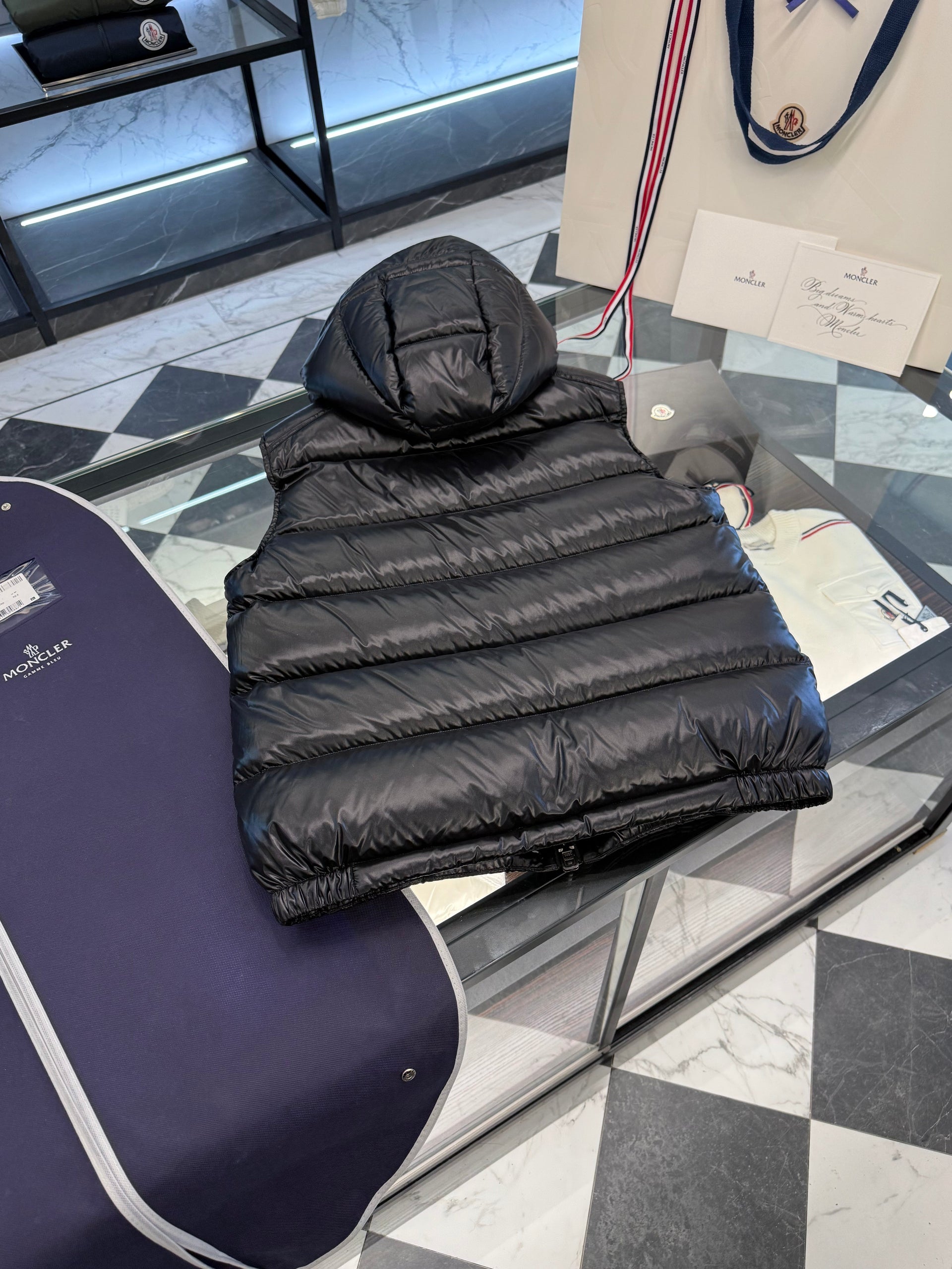MONC BORMES VEST