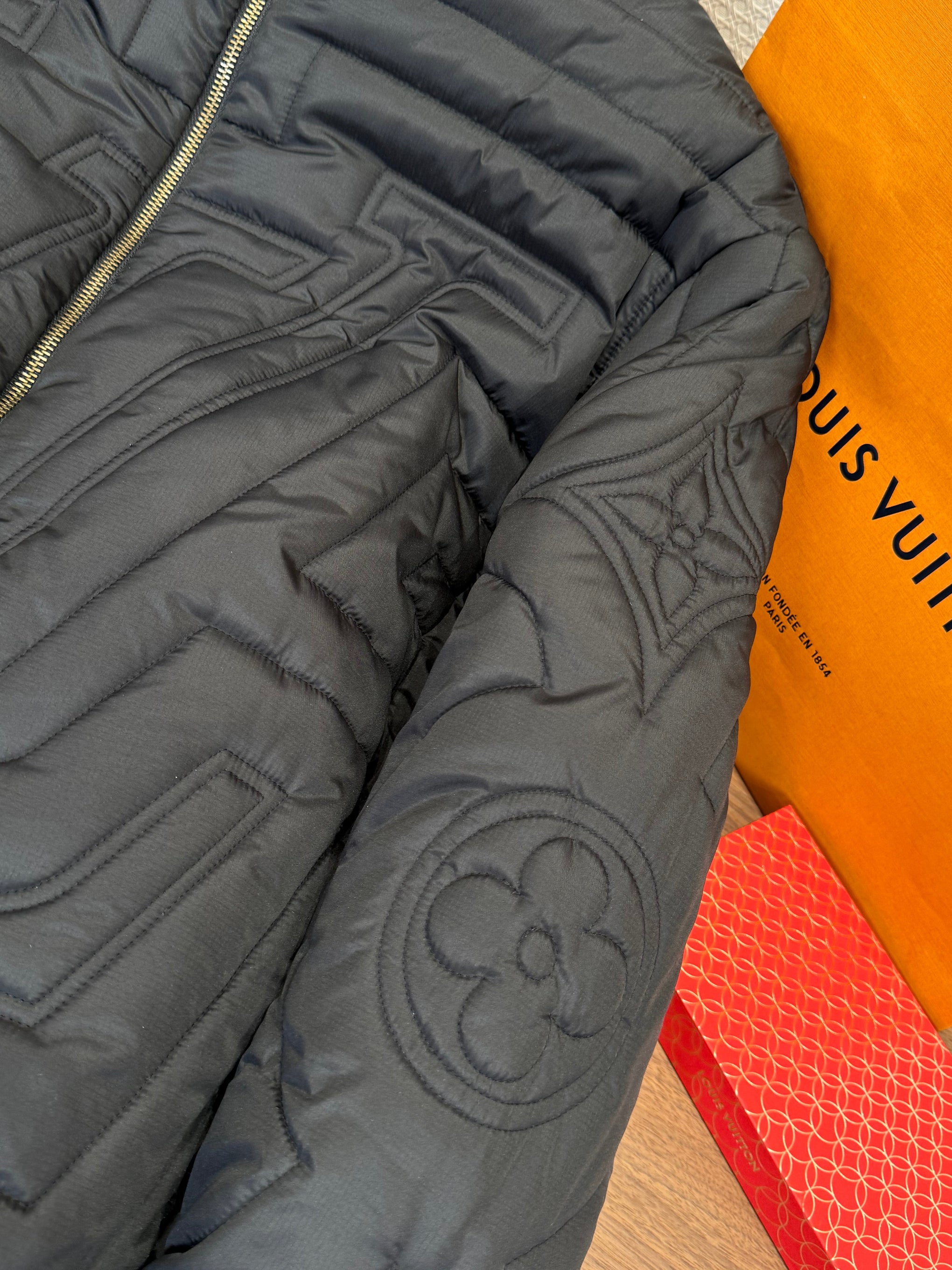 LOU JACKET