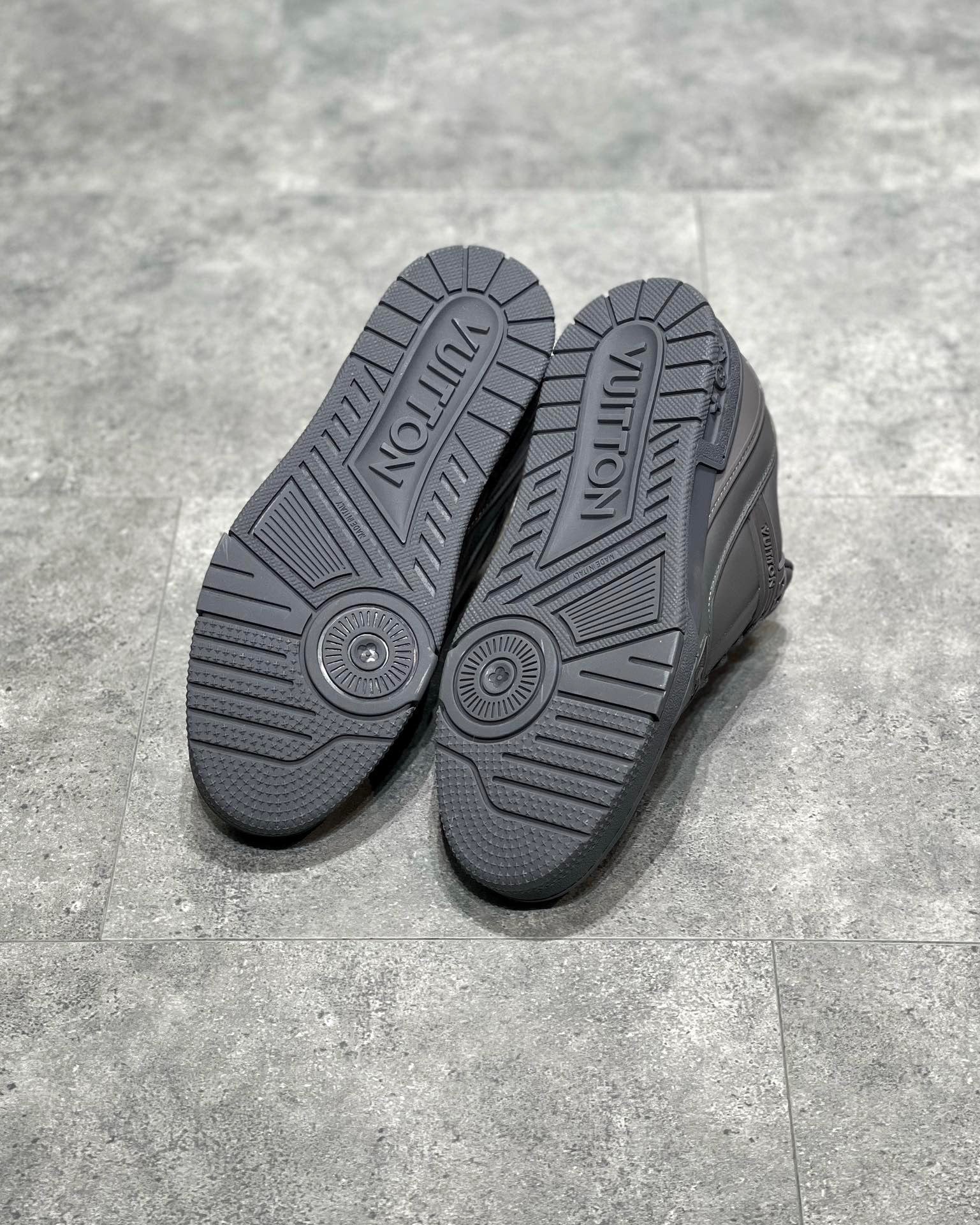 LOU TRAINERS