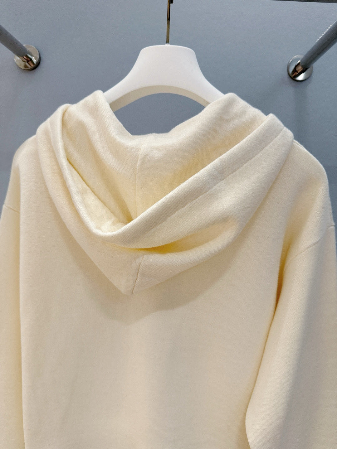 LOEW ZIP HOODIE